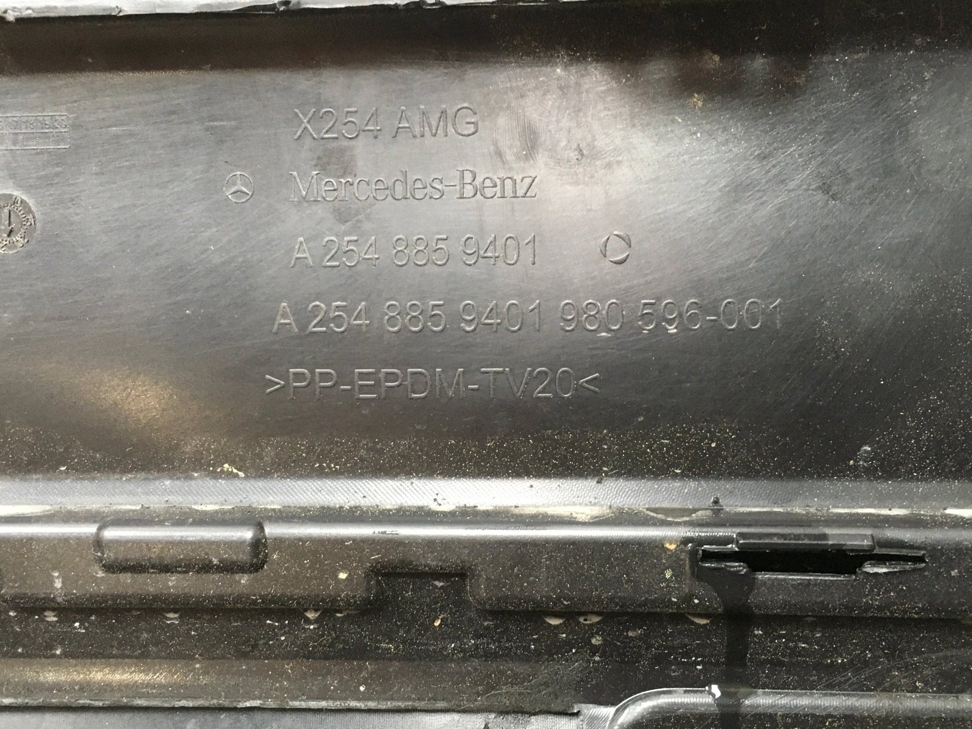 Difusor Paragolpes tra Mercedes X254 - A2548859401
