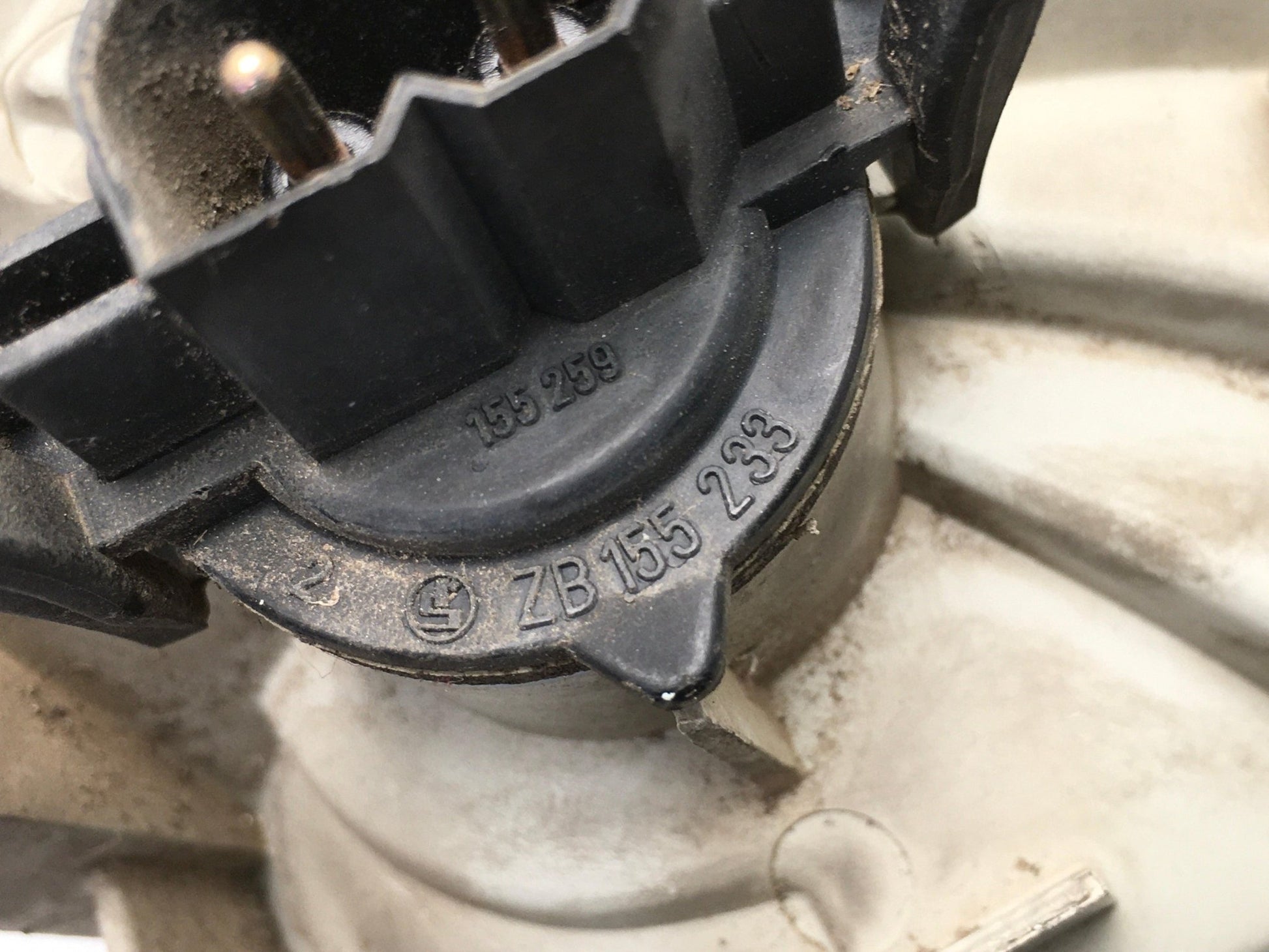 Direccional del izq BMW 3 E36 - ZB155233