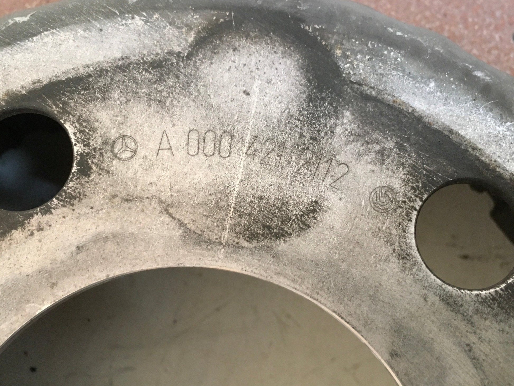 Disco de freno del izq Mercedes W205 - A0004212112