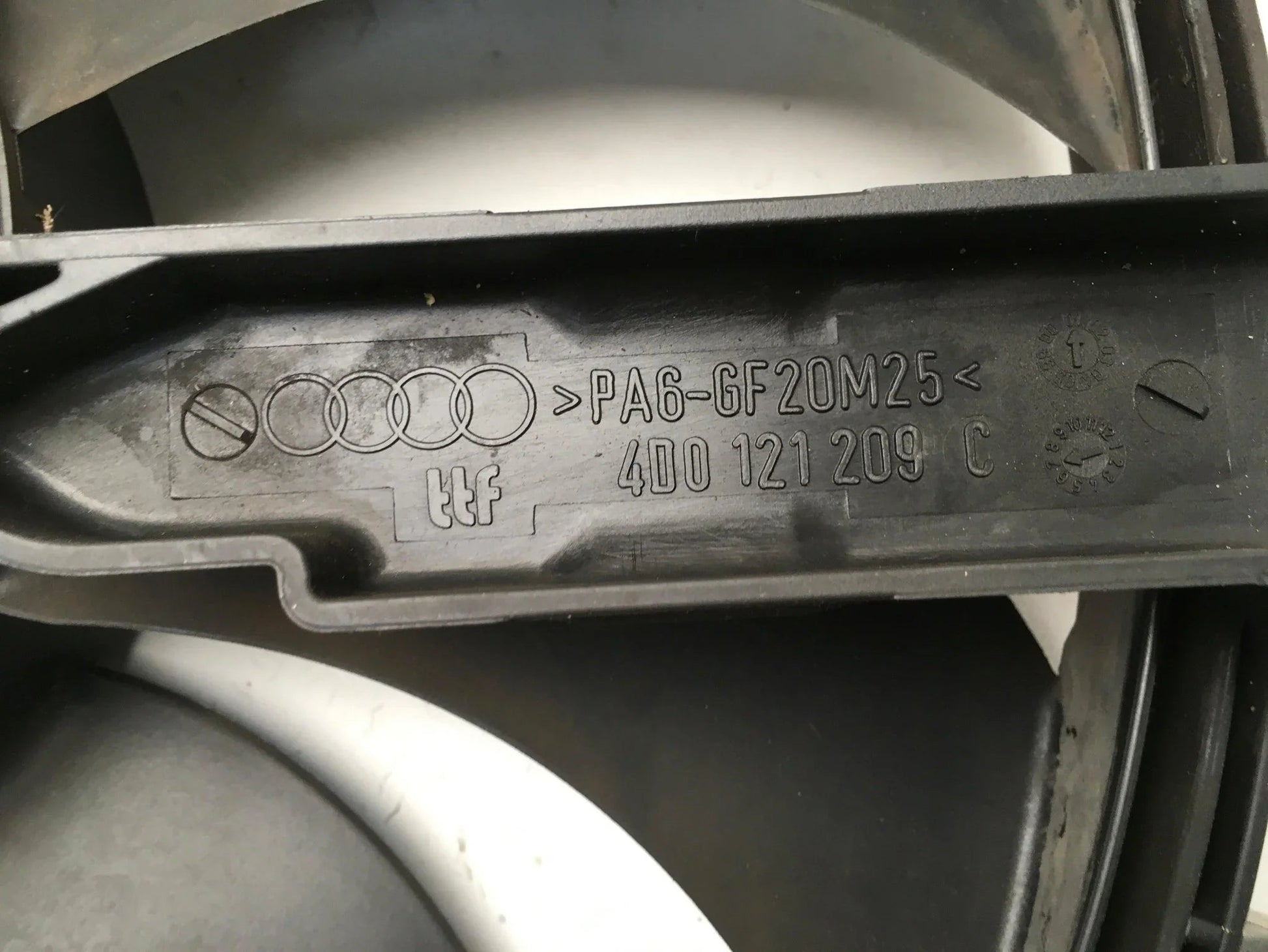 Electroventilador Audi A8 D2