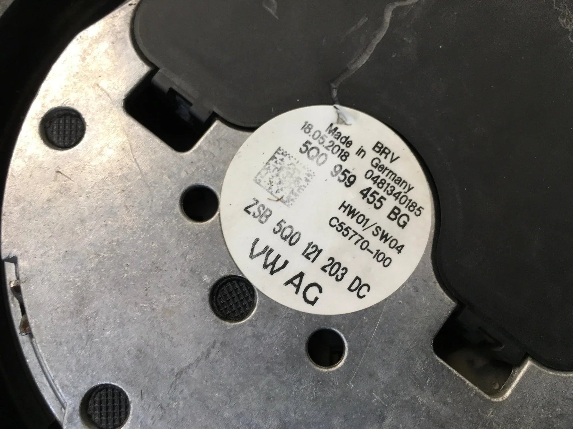 Electroventilador VW 5Q0121205N