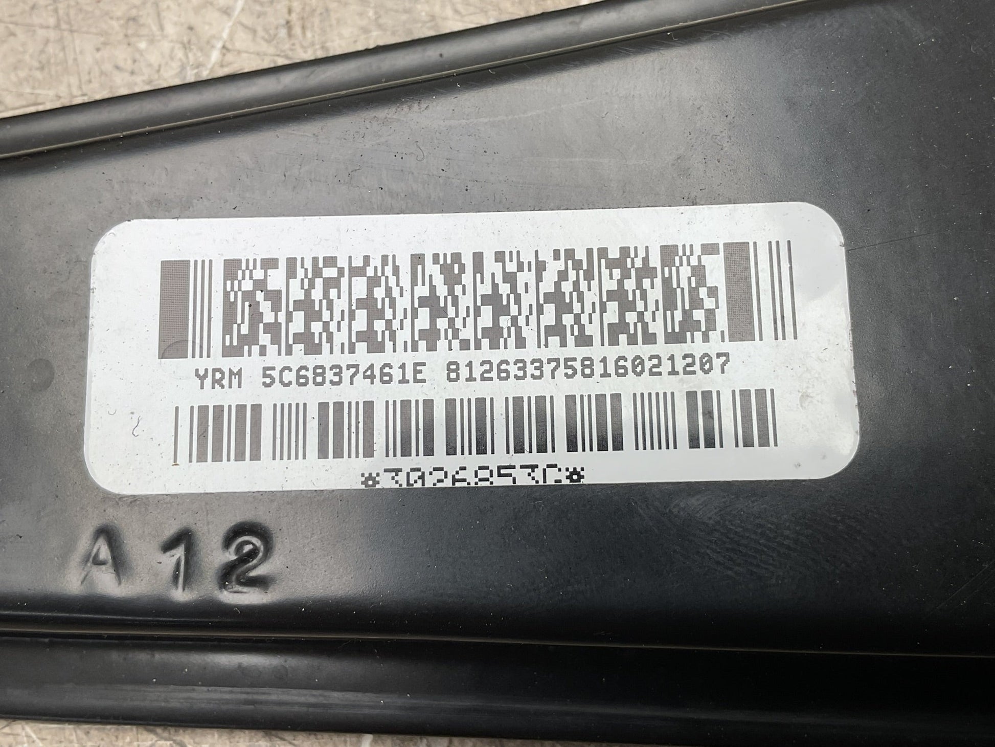 Elevalunas del izq VW Jetta VI - 5C6837461E