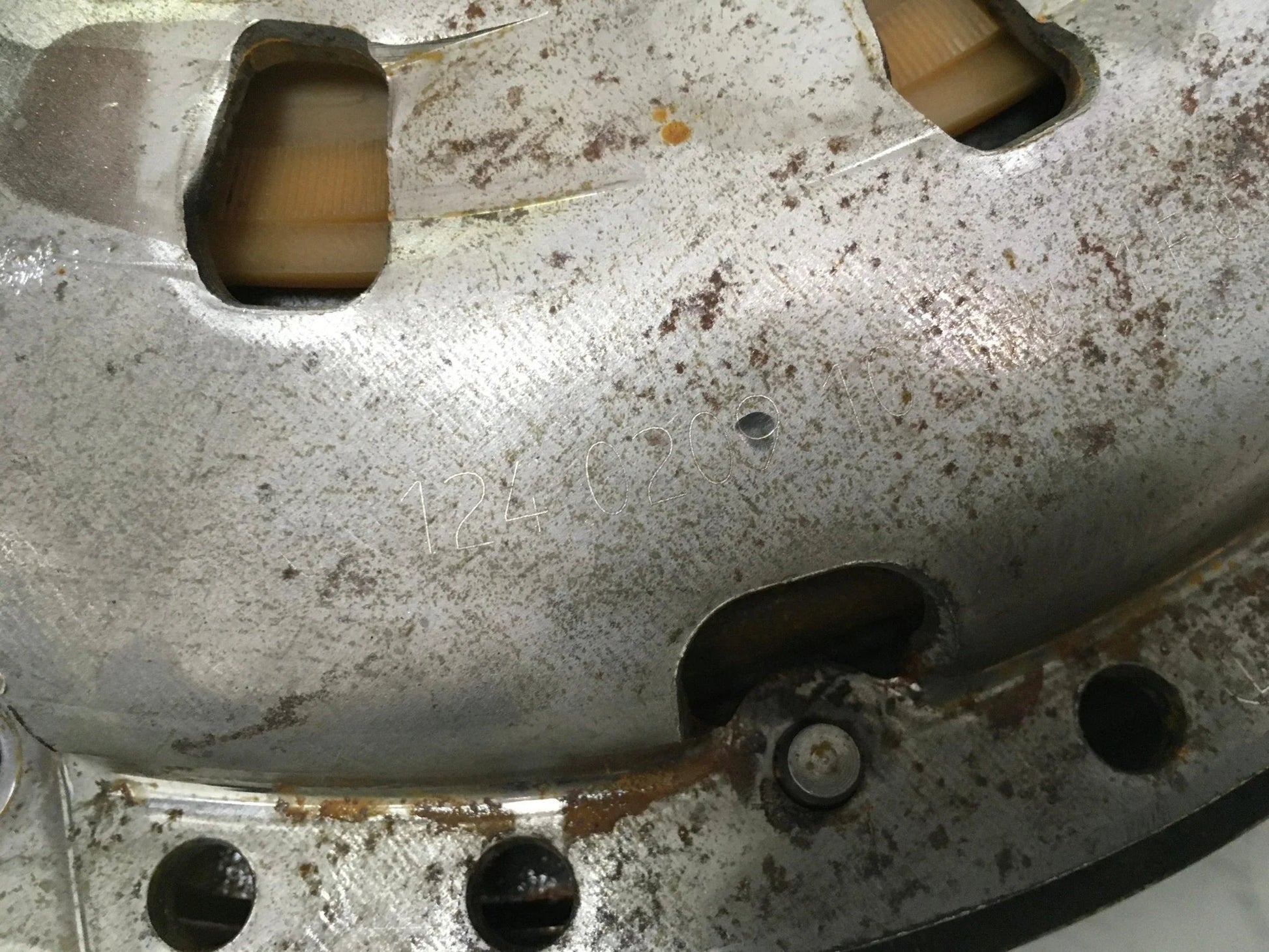 Embargue y buje Volvo 124020910