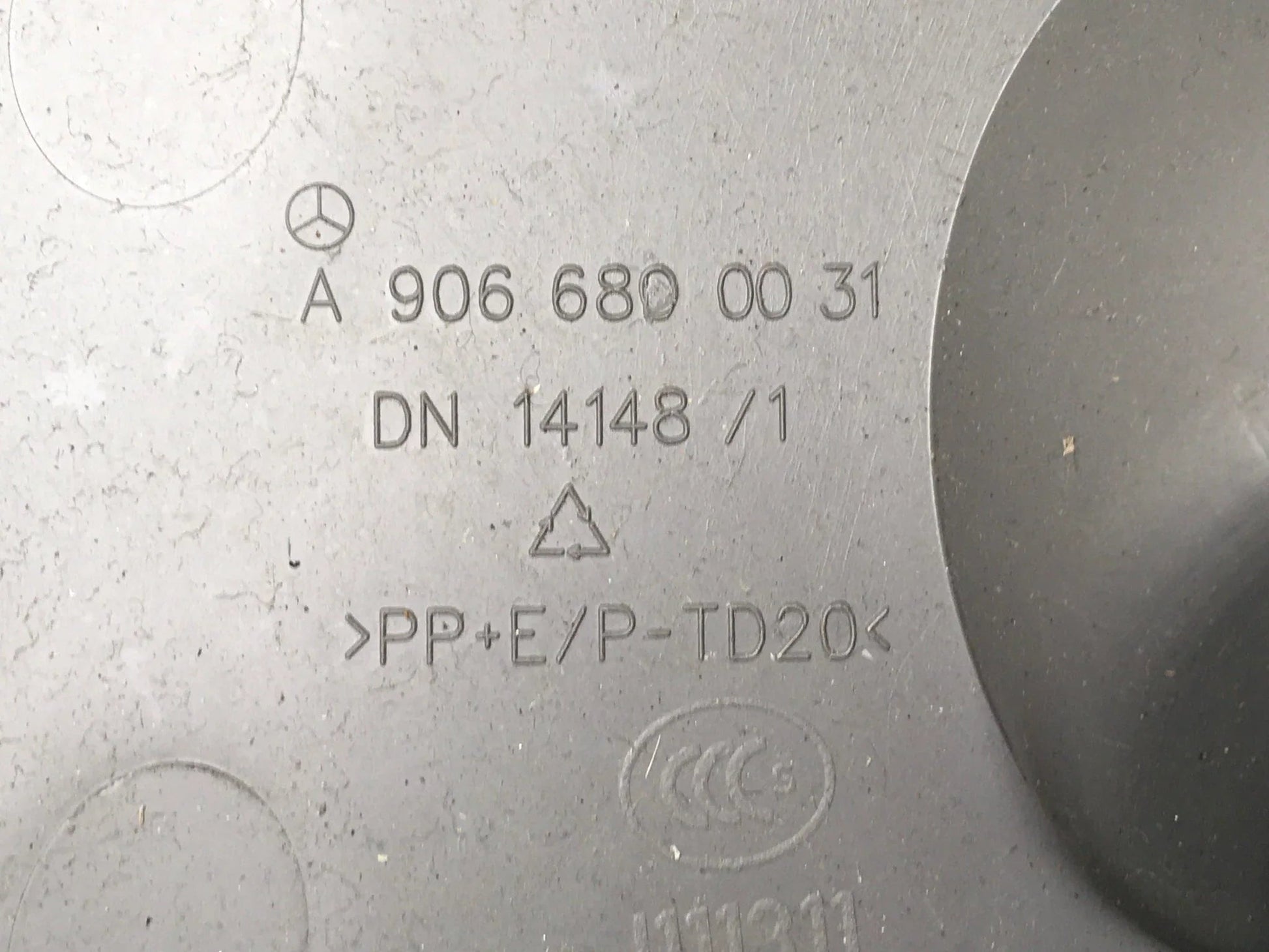 Embellecedor Consola Central Mercedes W906