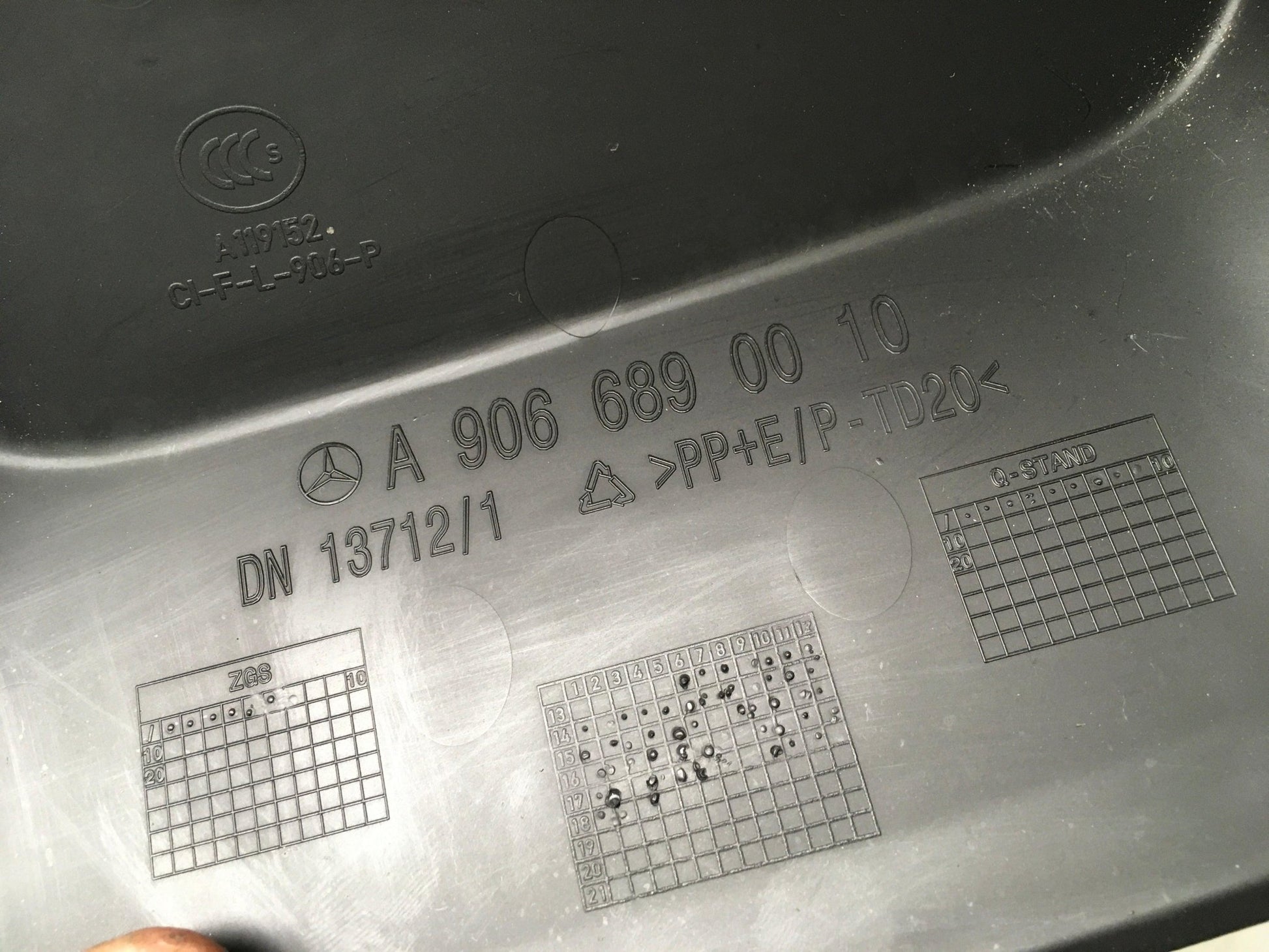 Embellecedor cuadro instrumentos Sprinter - A9066890010