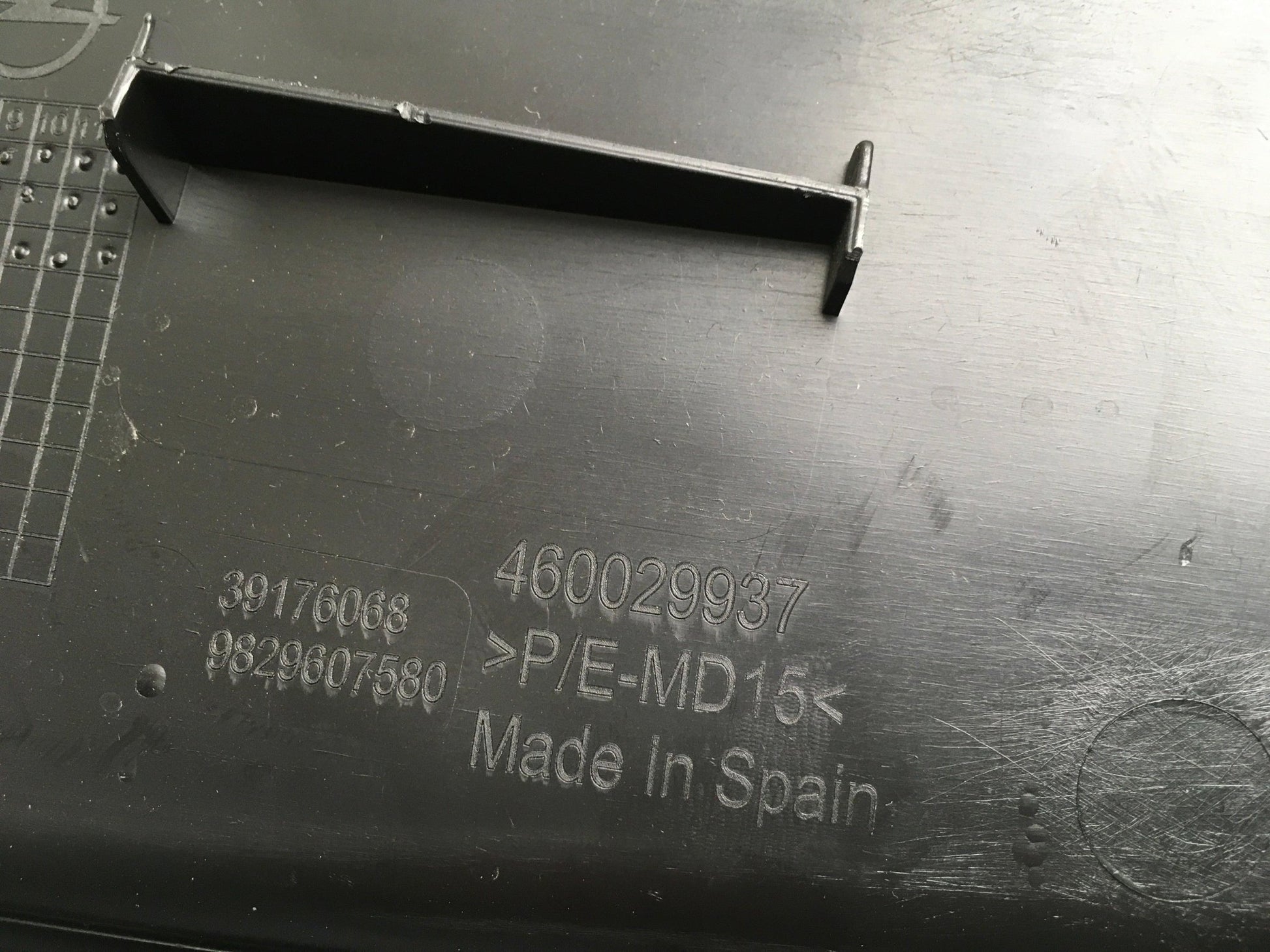 Embellecedor dcho salpicadero Opel Corsa F - 9829607580