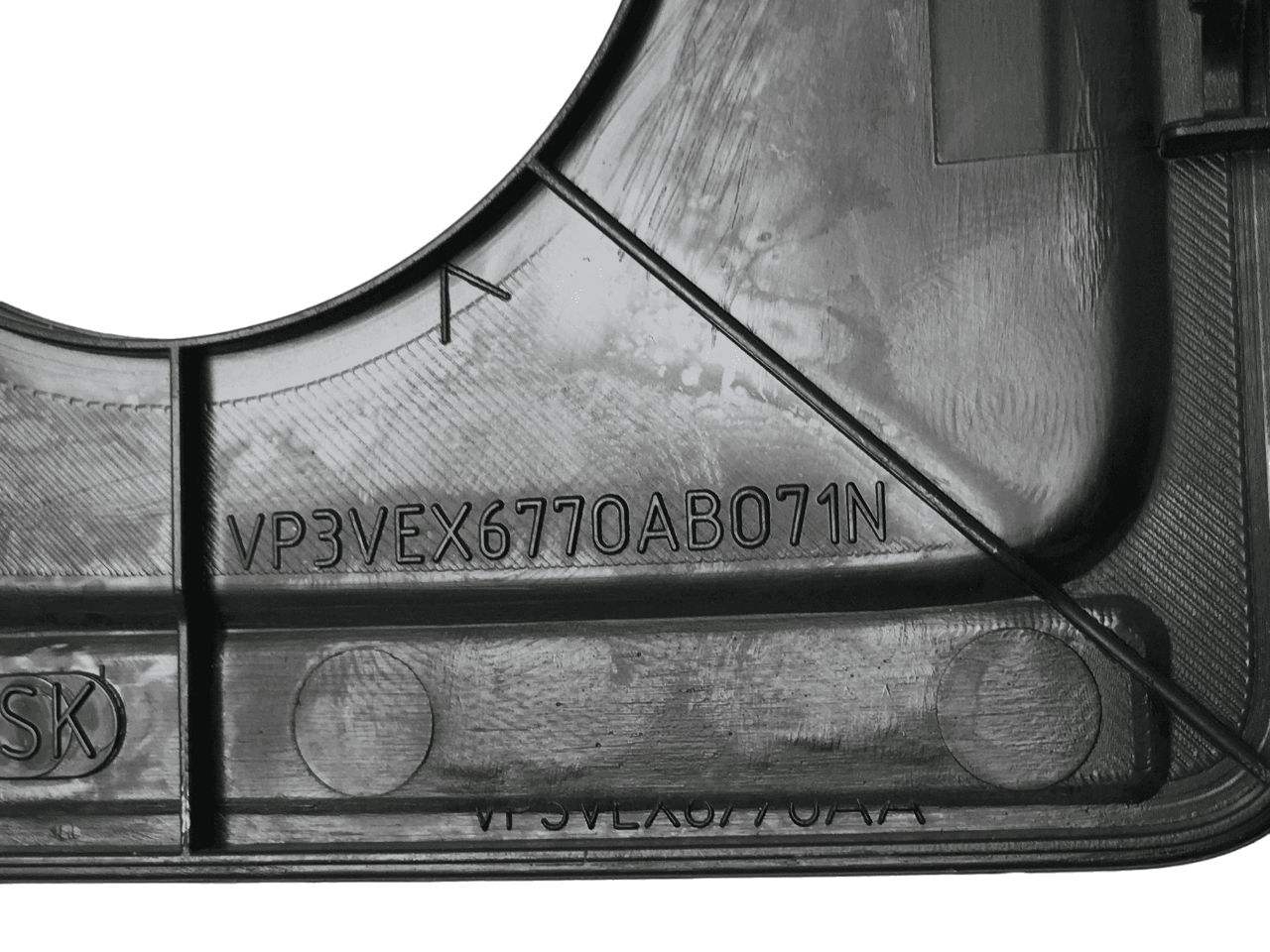 Embellecedor radio VW Caddy III - 2K0858061