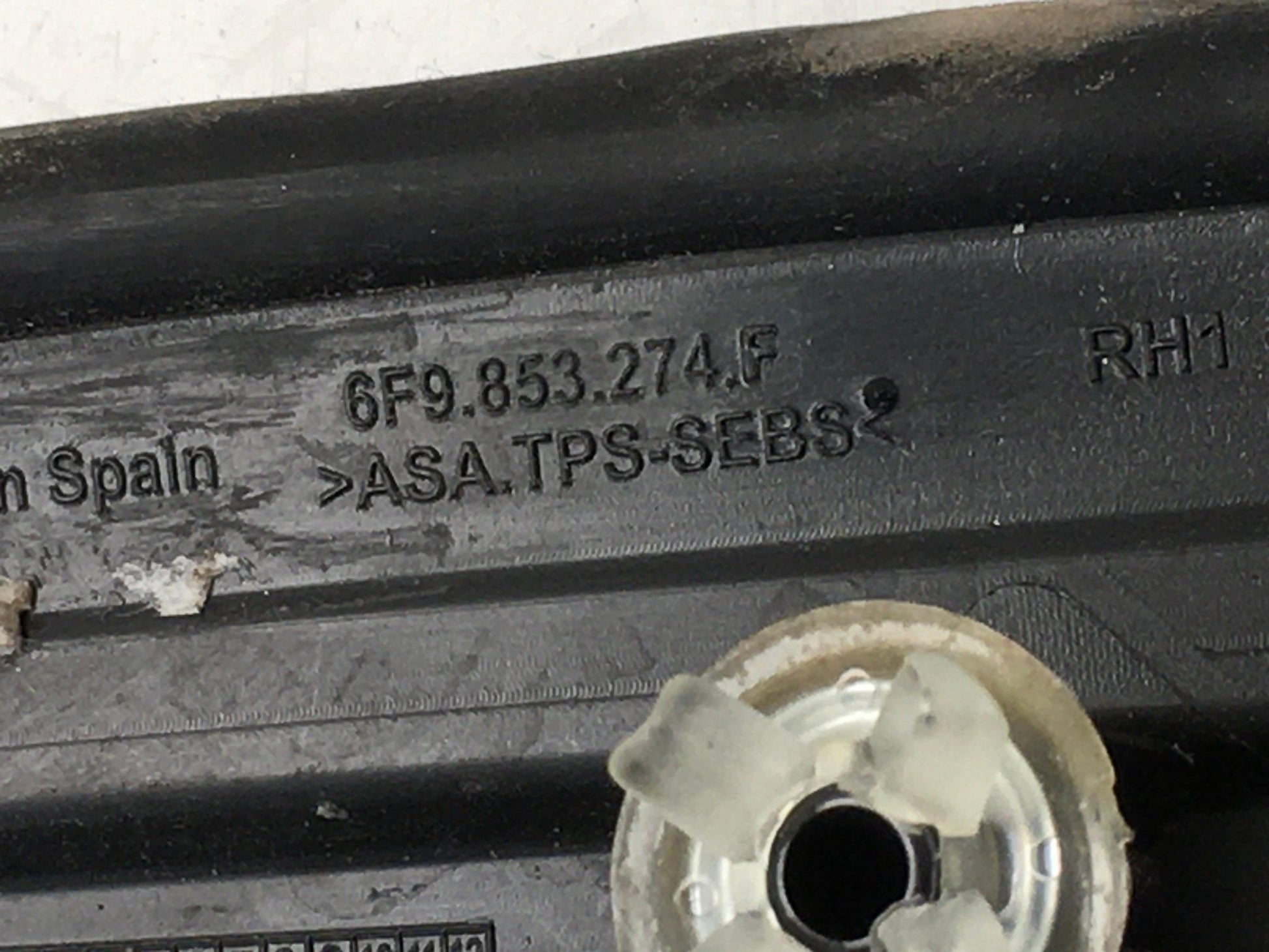 Embellecedores esquina Seat Arona - 6F9853274F