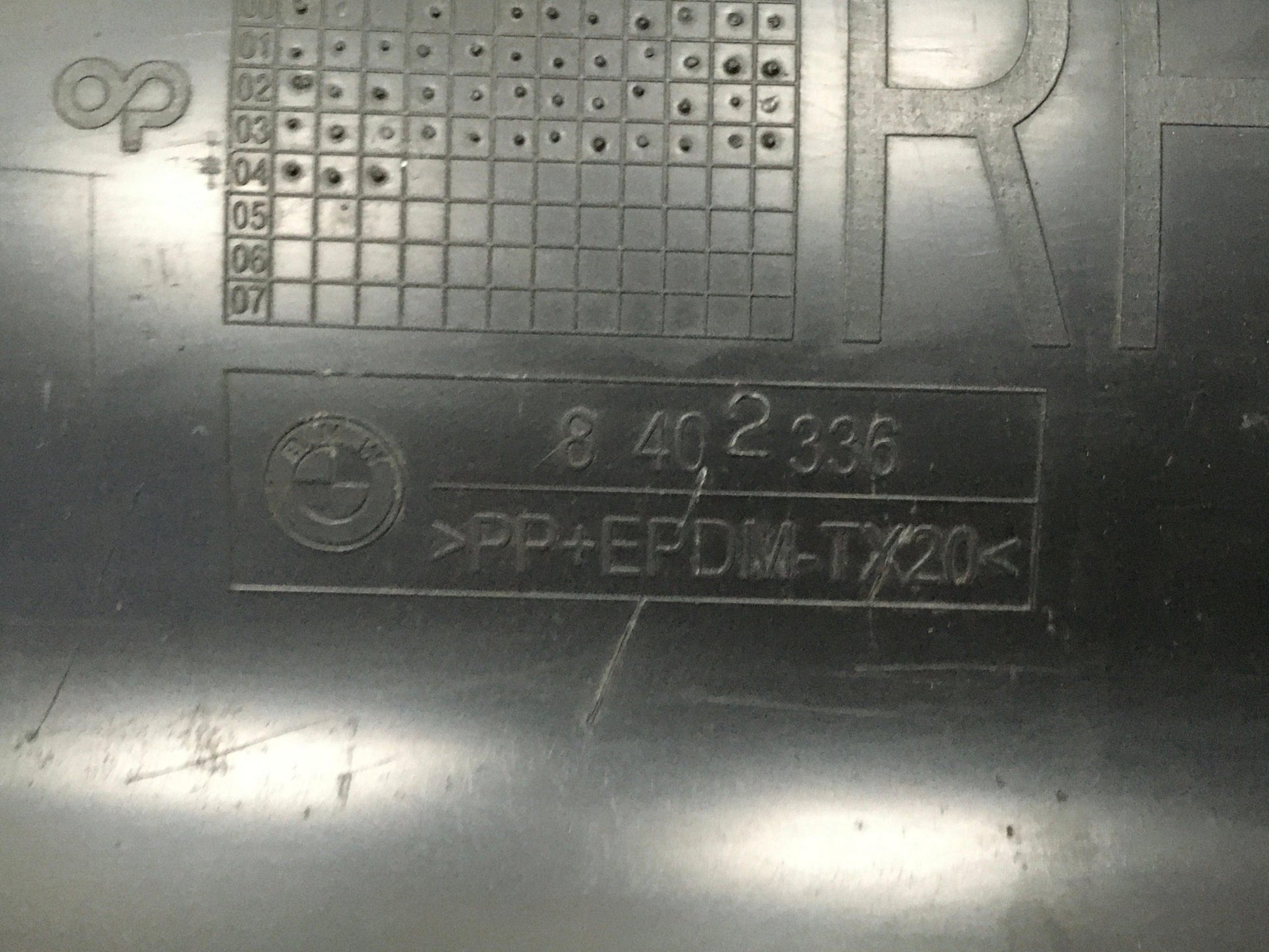 Estribera derecha BMW X5 E53 - 8402336