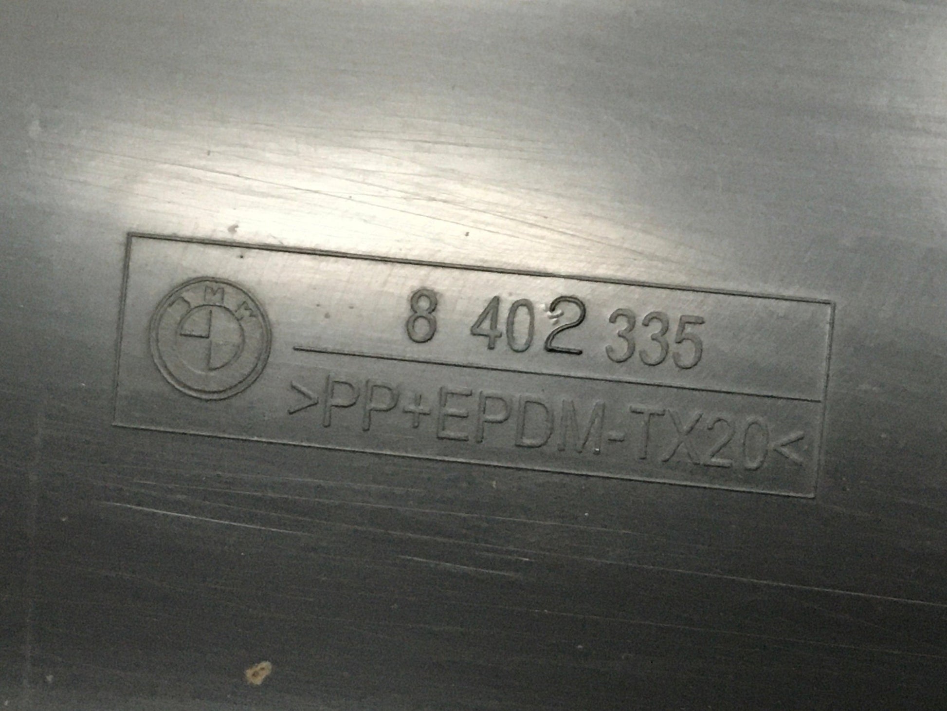 Estribera izquierda BMW X5 E53 - 8402335