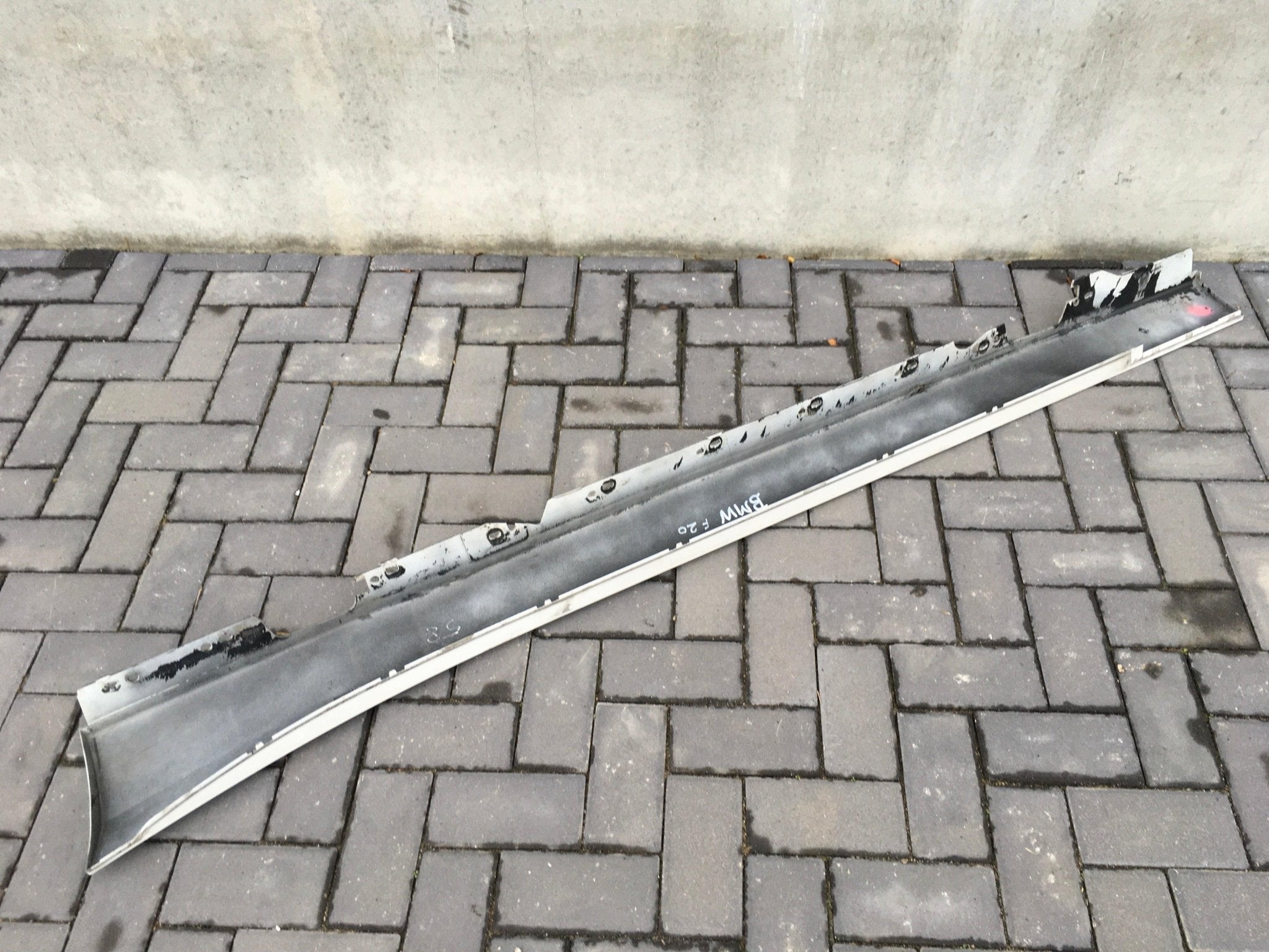 Faldon derecho BMW F20 - 51777293554