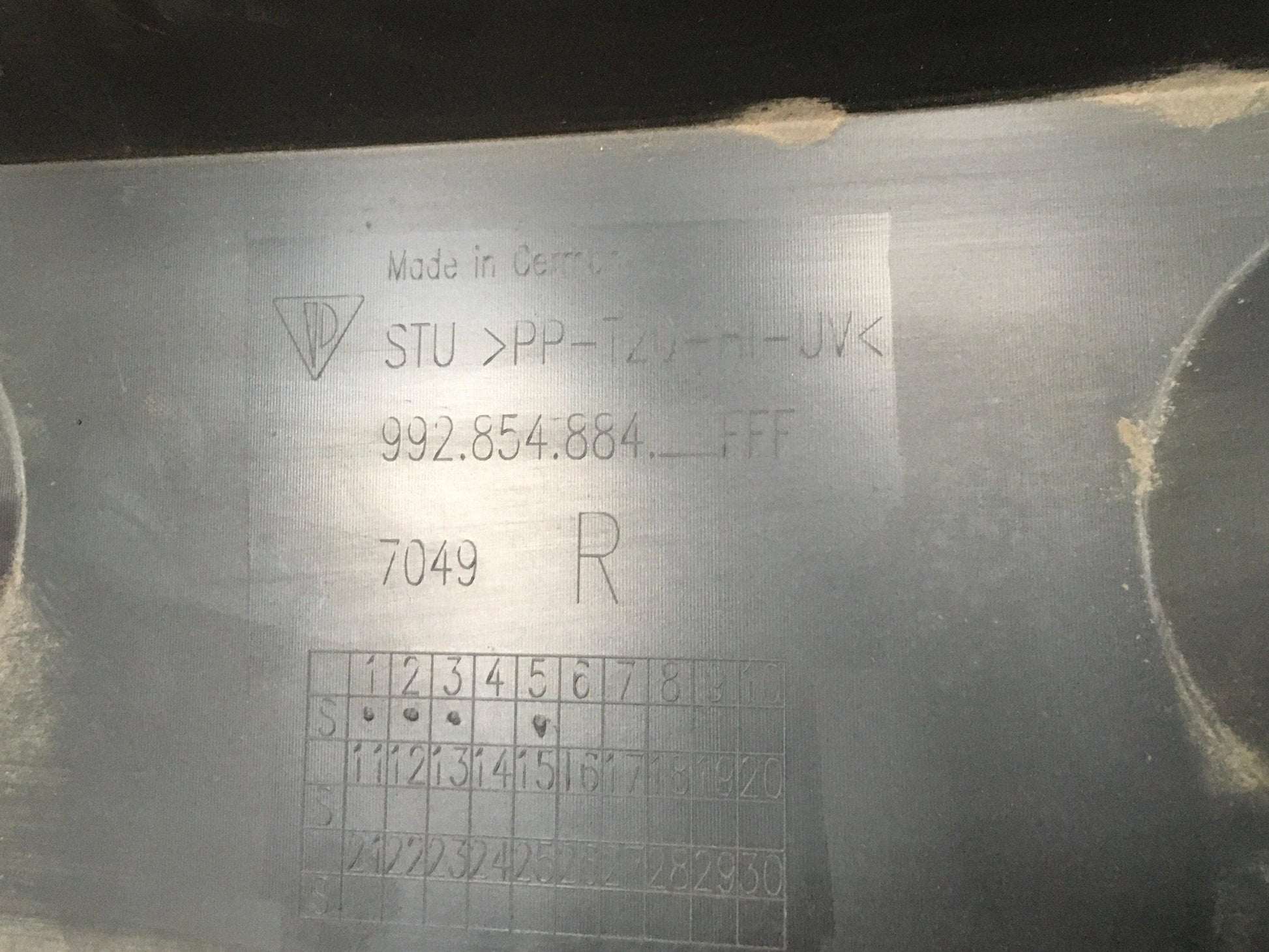 Faldones laterales Porsche 992 - 992854884