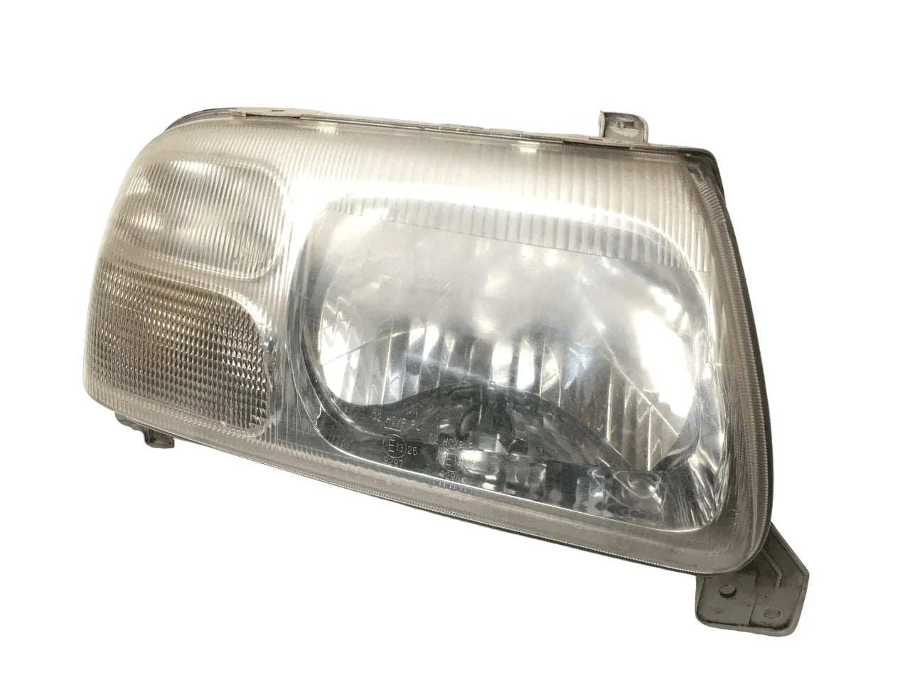 Faro dcho Suzuki Grand vitara 1