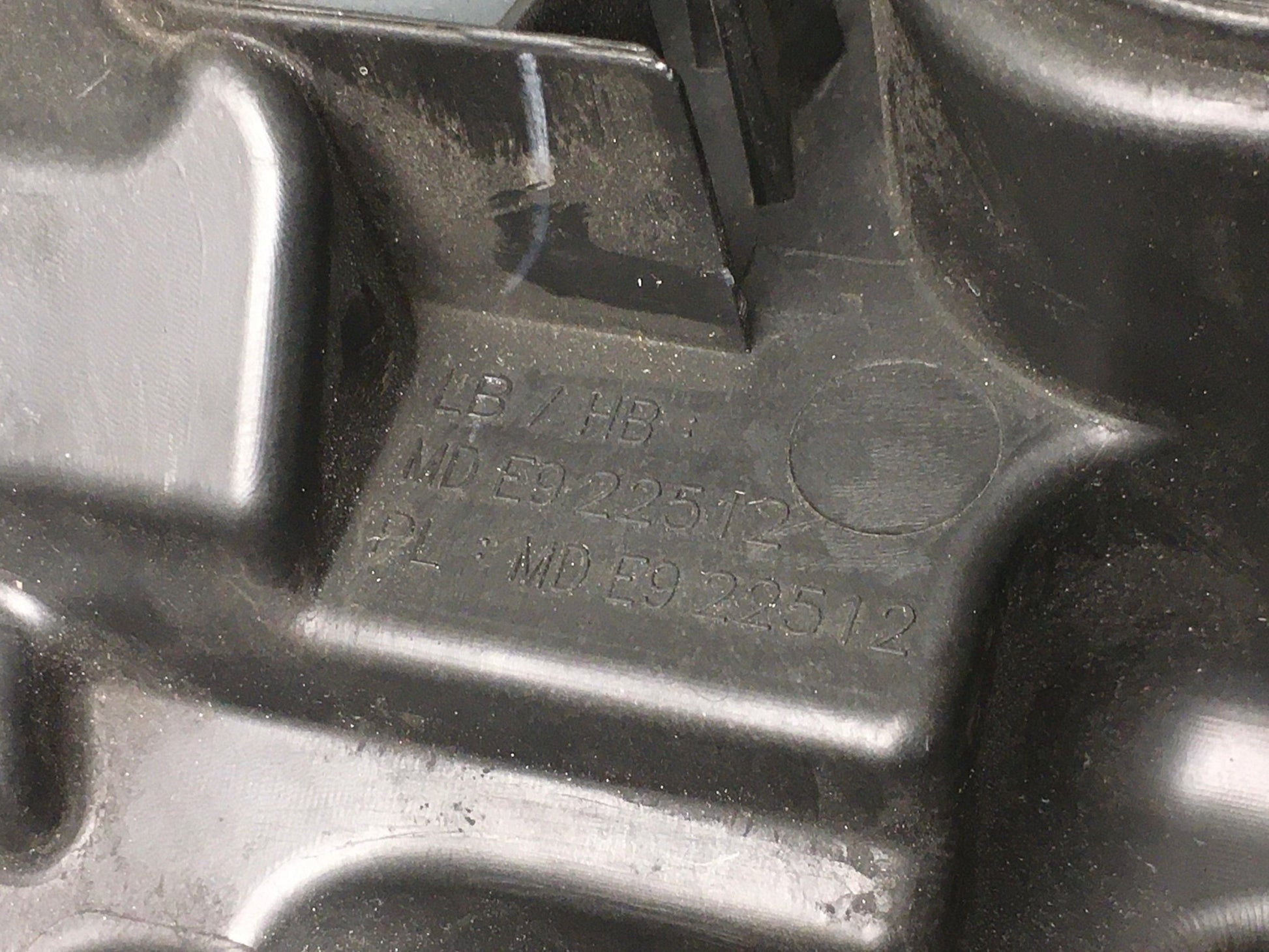 Faro Dcho Toyota Corolla E21 SE - 8111002S70