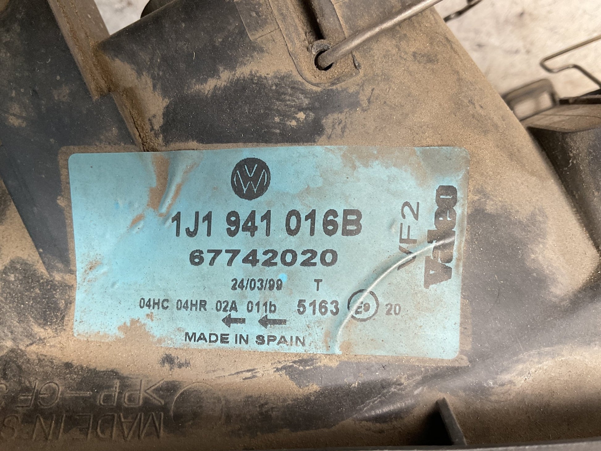 Faro dcho VW Golf IV 1997 - 2006 - 1J1941016B