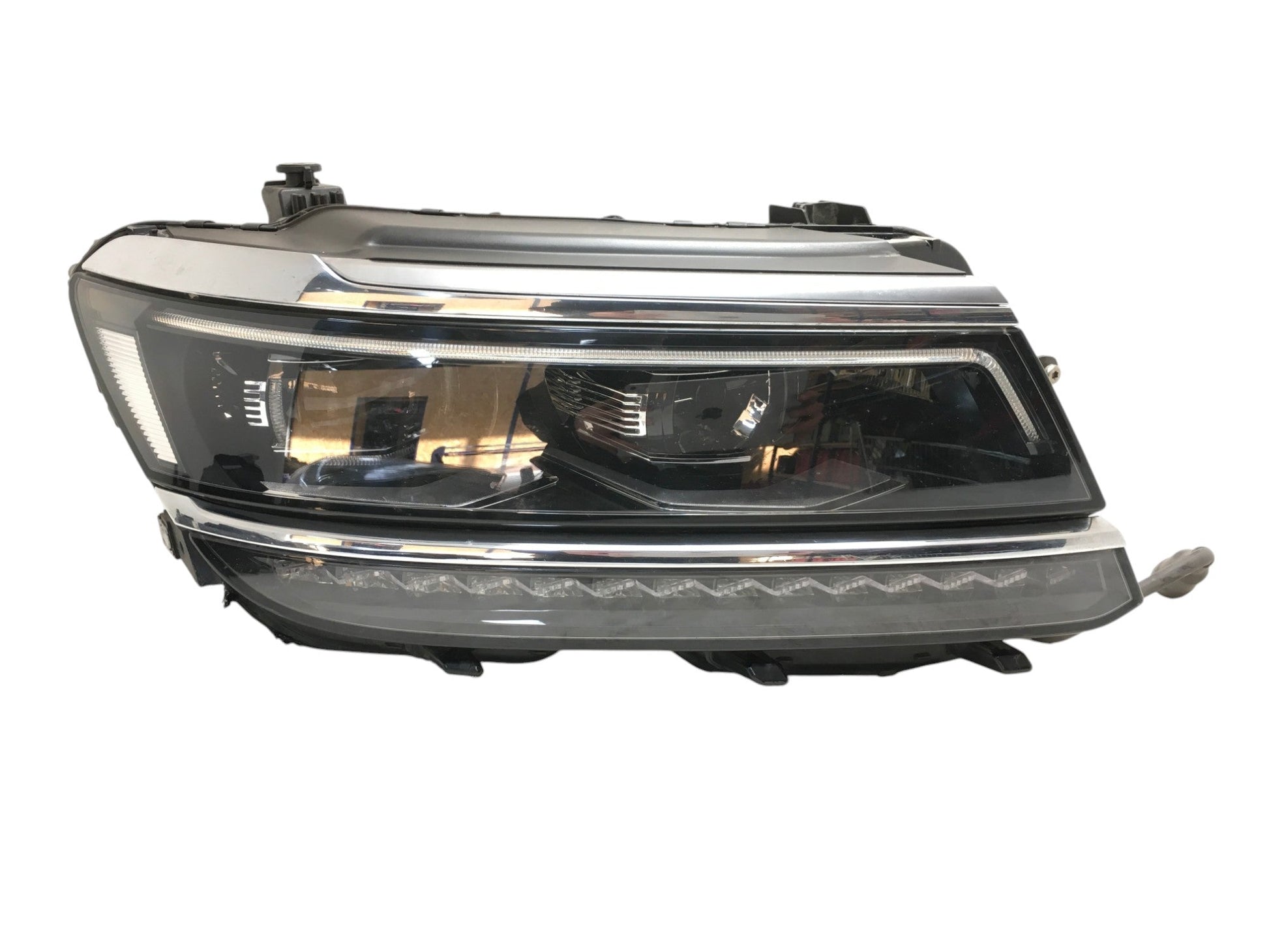 Faro dcho VW Tiguan II R-Line - 5NB941082D