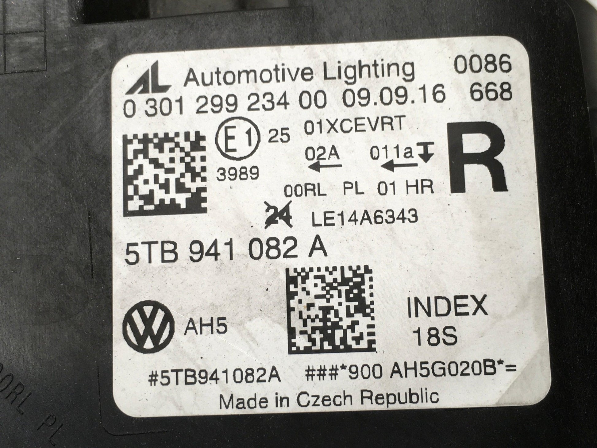 Faro dcho VW Touran II 5T - 5TB941082A