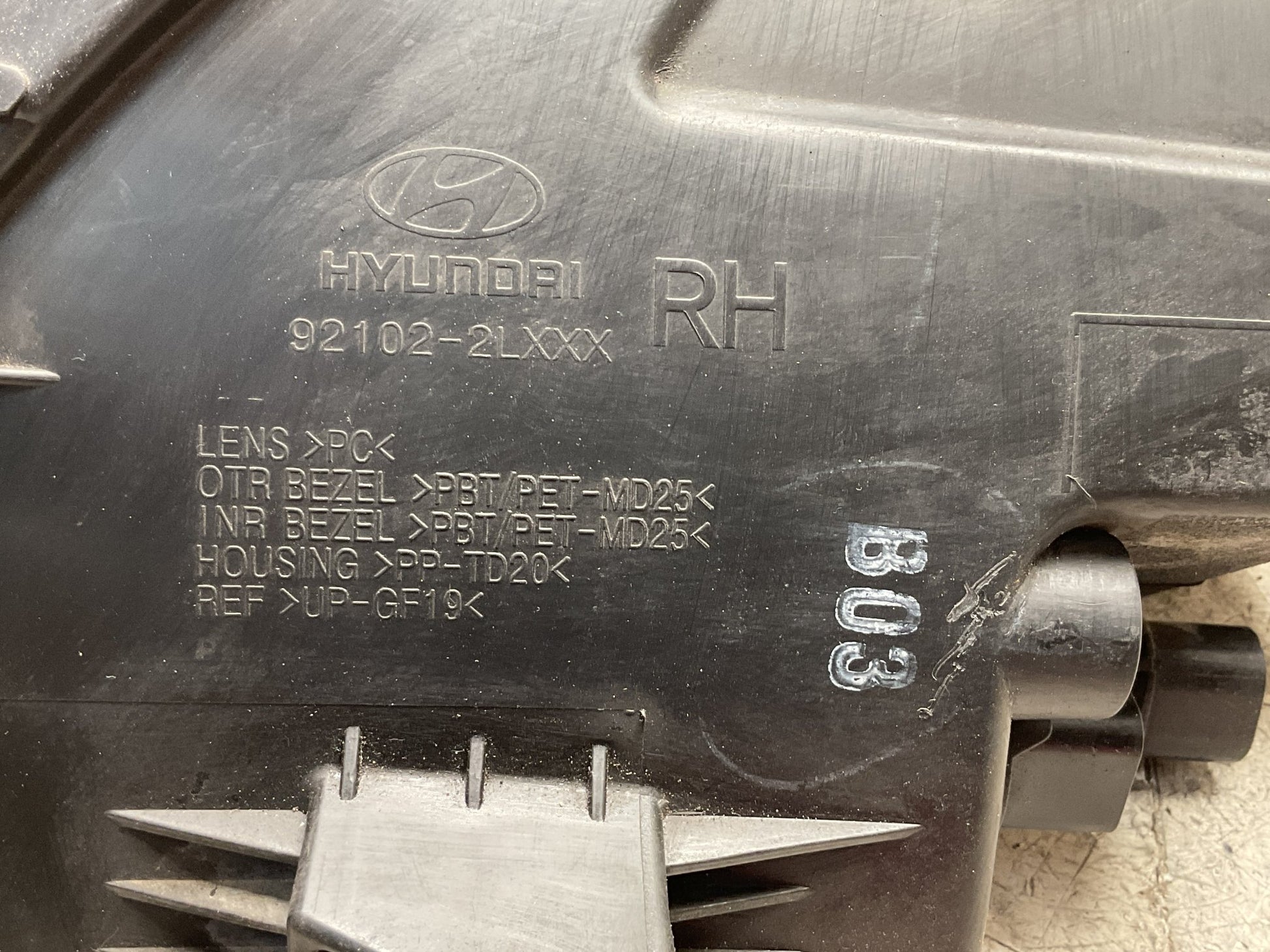 Faro del dcho Hyundai i30 2007 - 2012 - 921022LXXX