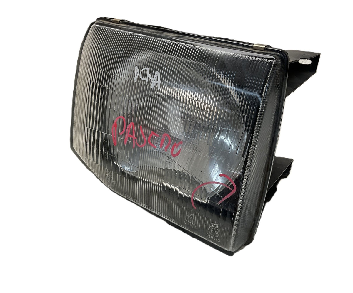 Faro del dcho Mitsubishi Montero V20/V40 91-00 - MB683892
