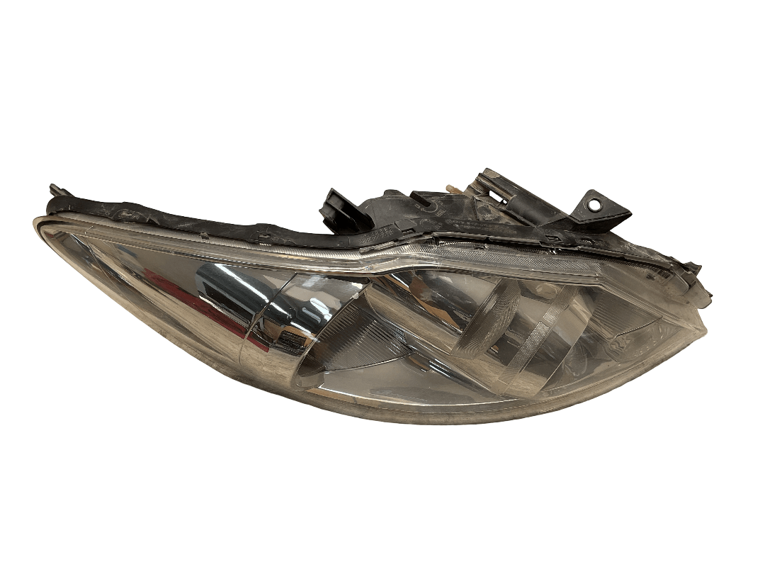 Faro del dcho Toyota Auris 07-12 - 8111002A40