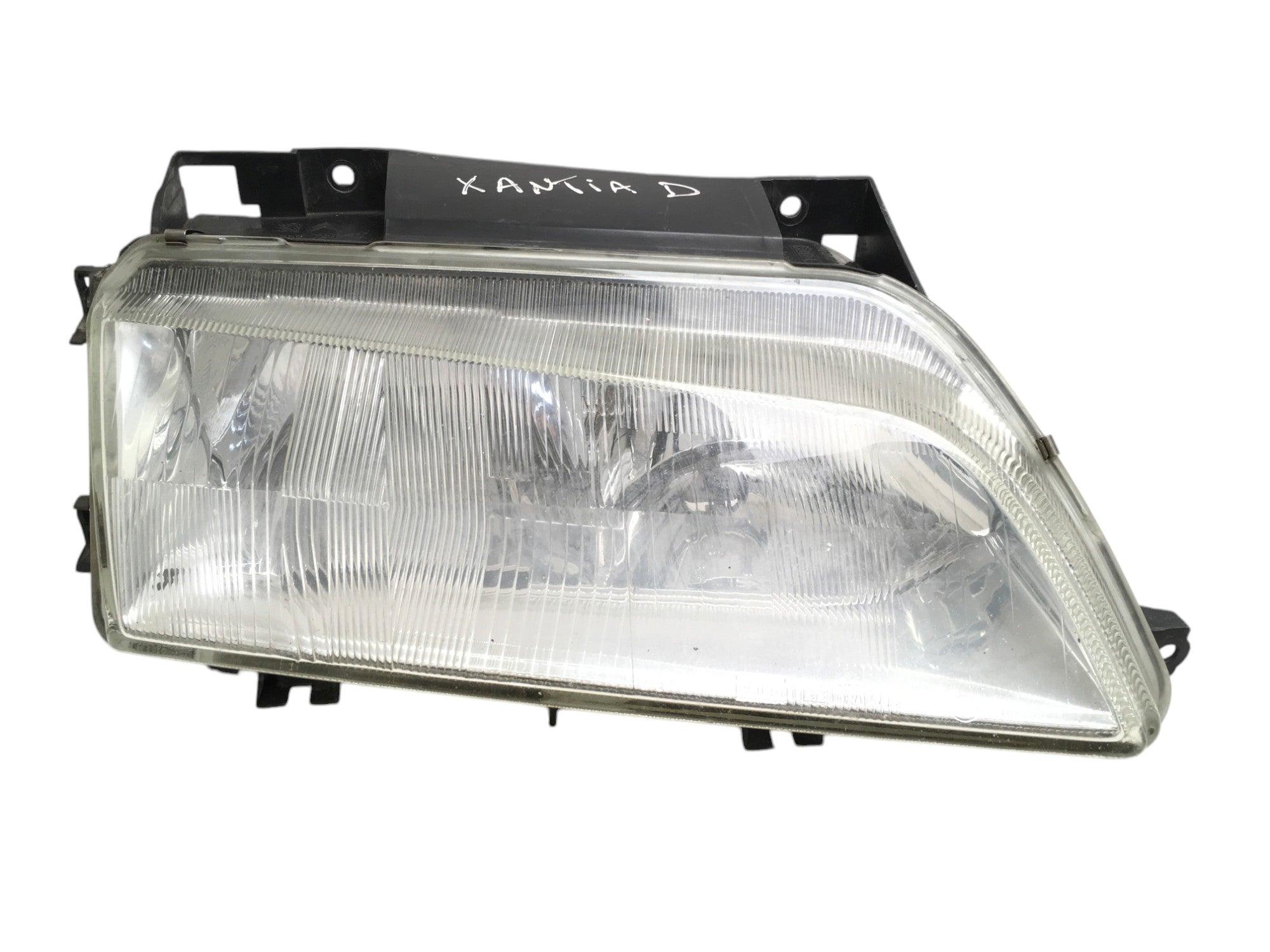 Faro derecho Citroen Xantia - 88205034D