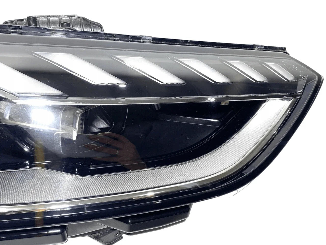 Faro derecho Full Led Audi A4 B9 Nuevo