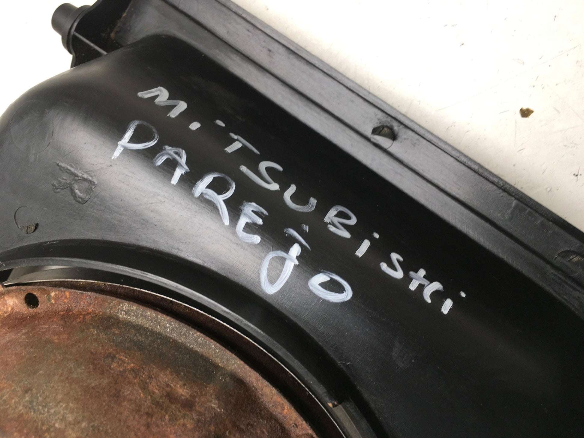 Faro derecho Mitsubishi Montero L040 - MB283548 _