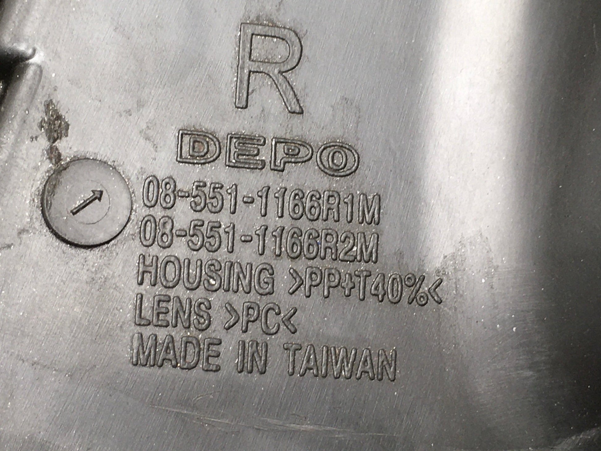 Faro derecho Nissan Cabstar F24 - 26010MB41A