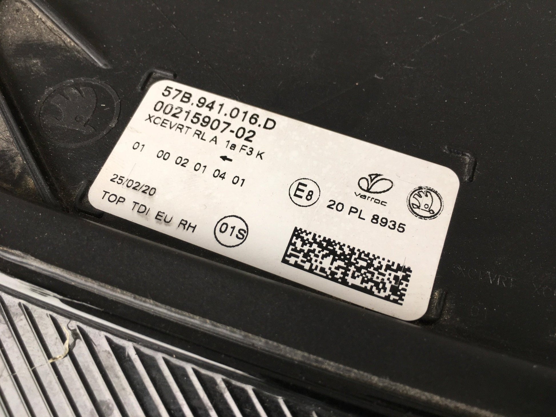 Faro derecho Skoda Karoq 57B941016D - 57B941016D