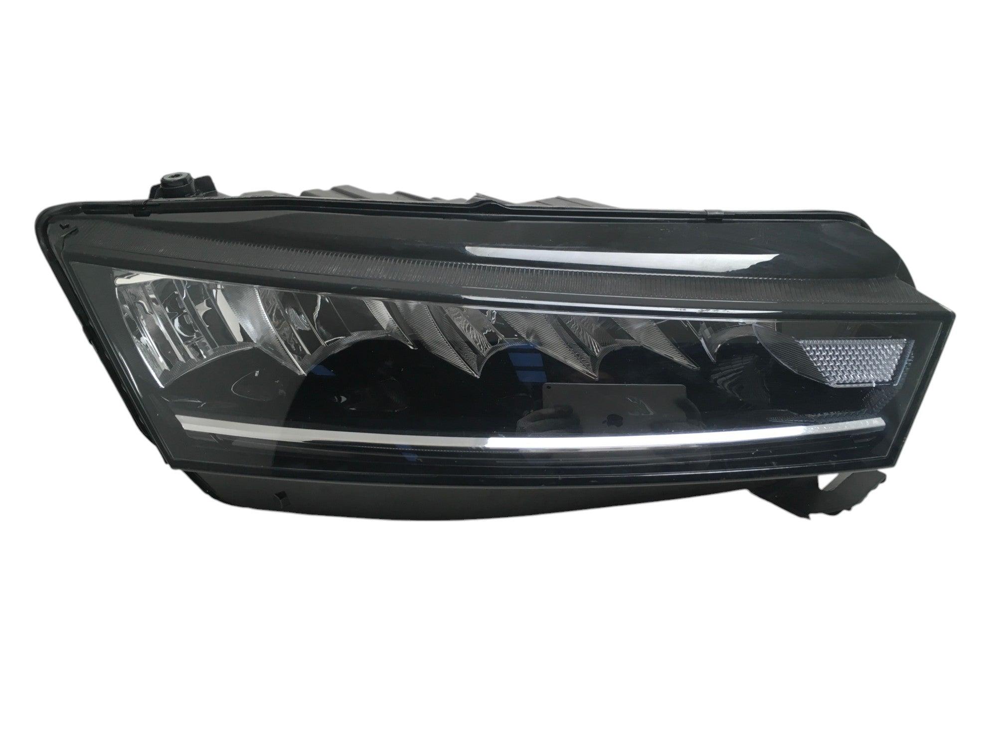 Faro derecho Škoda Octavia IV NX - 5E4941016