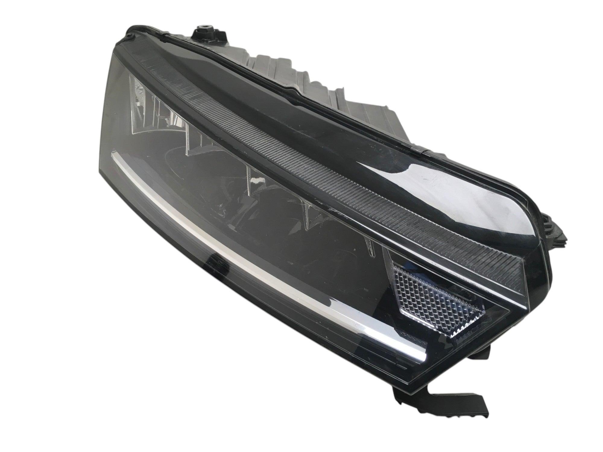 Faro derecho Škoda Octavia IV NX - 5E4941016