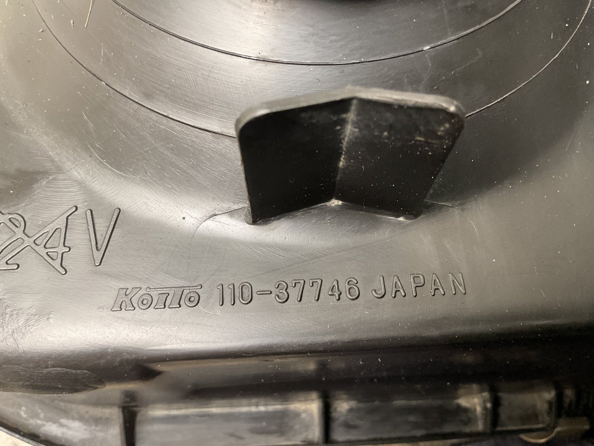 Faro izq Mitsubishi Pajero 1991 - 1999 - 110 - 37747