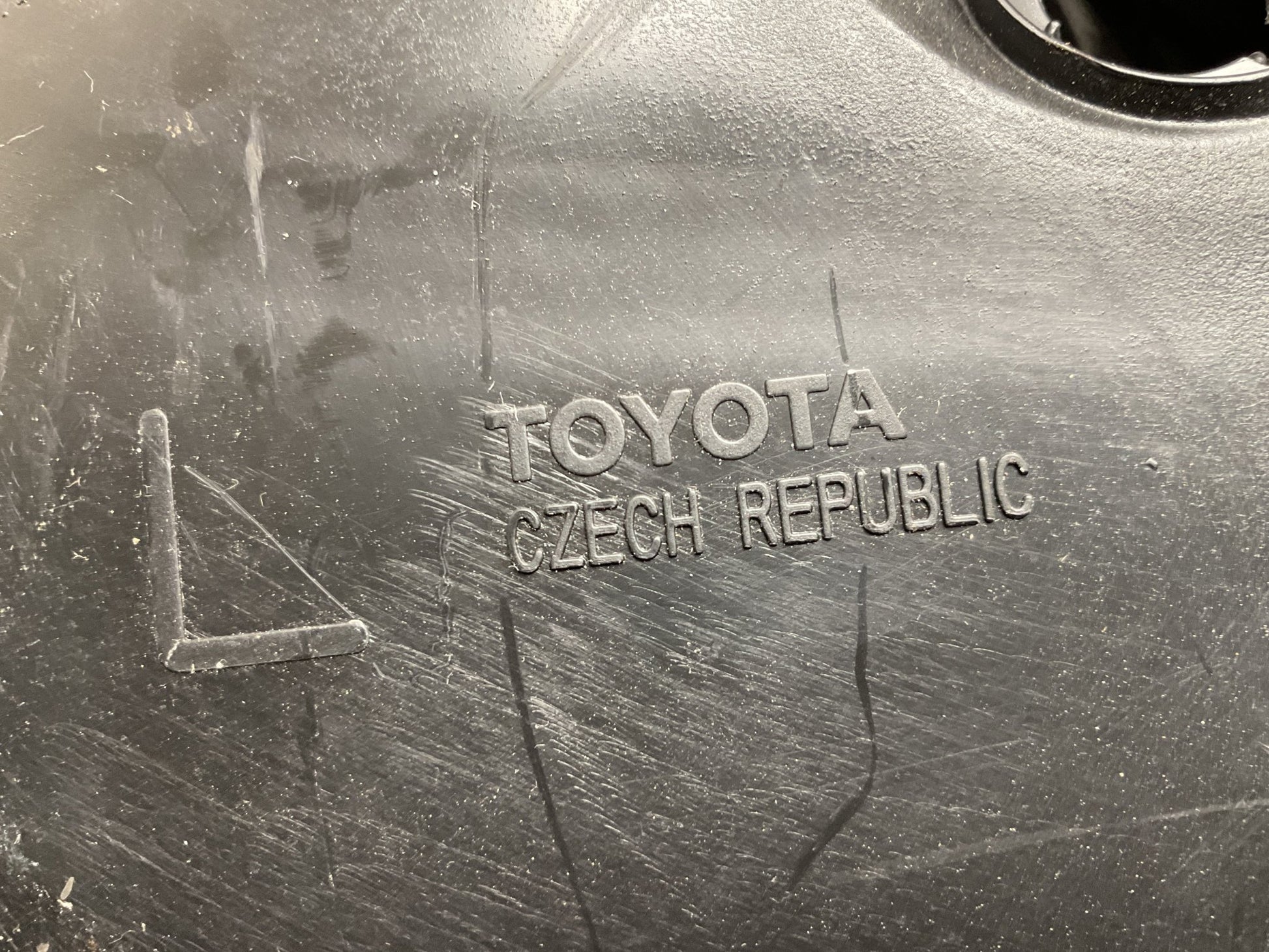 Faro izq Toyota Yaris 2011 - 2019 - 811700D450