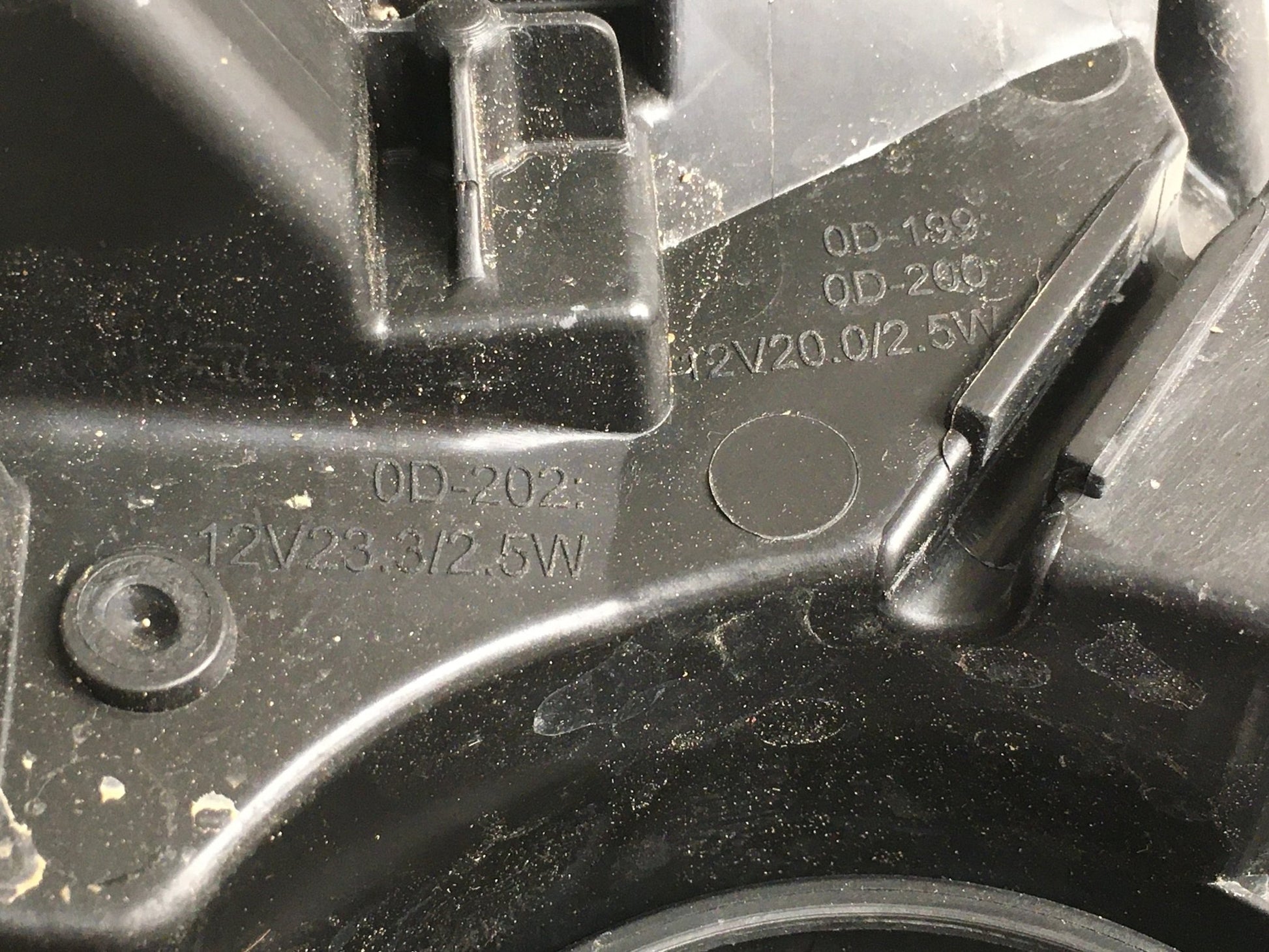 Faro izq Toyota Yaris P13 Hibrido Fase 3 - 0D1970D198