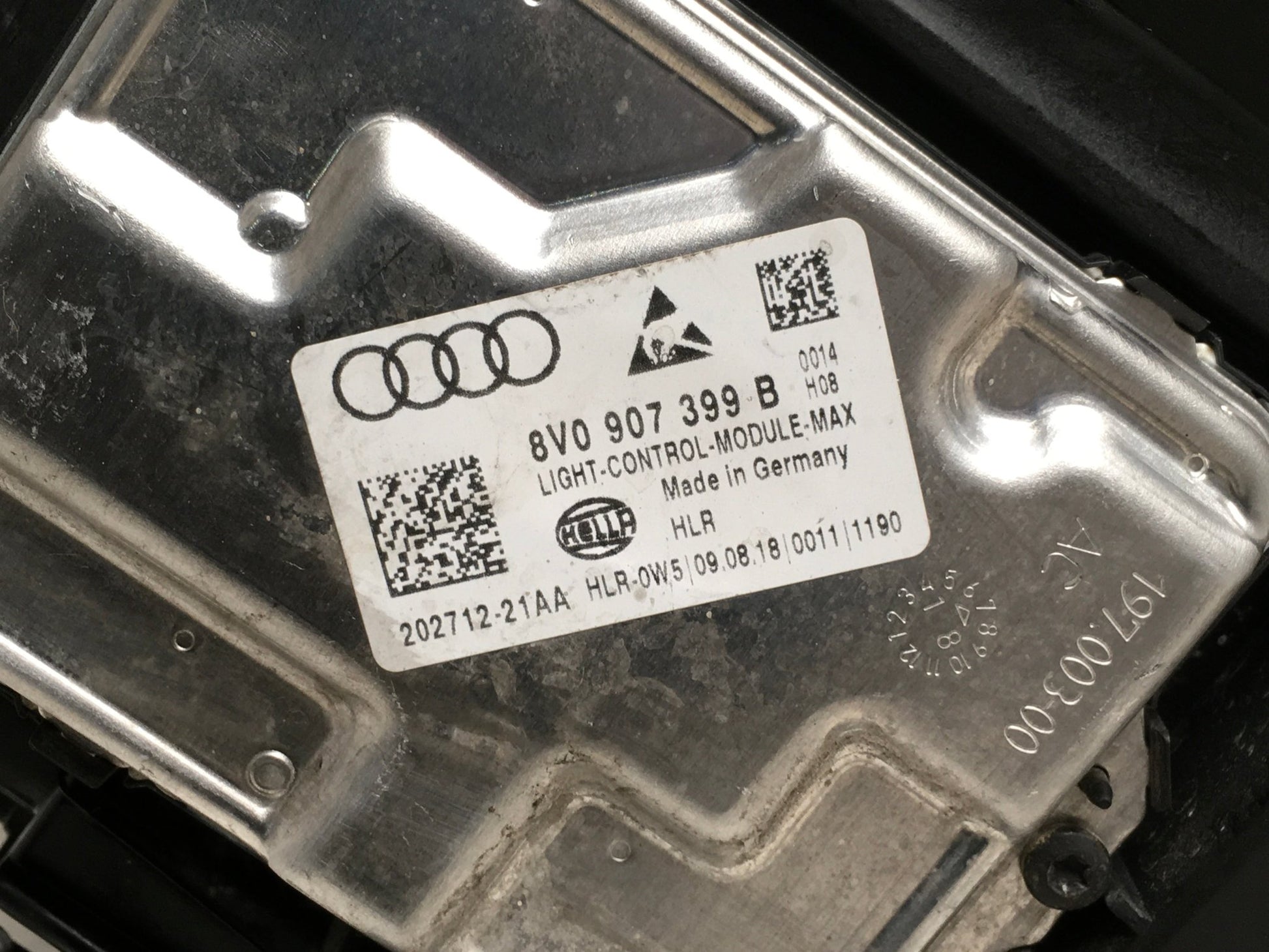 Faro izq VW Tiguan II R-Line - 5NB941081D