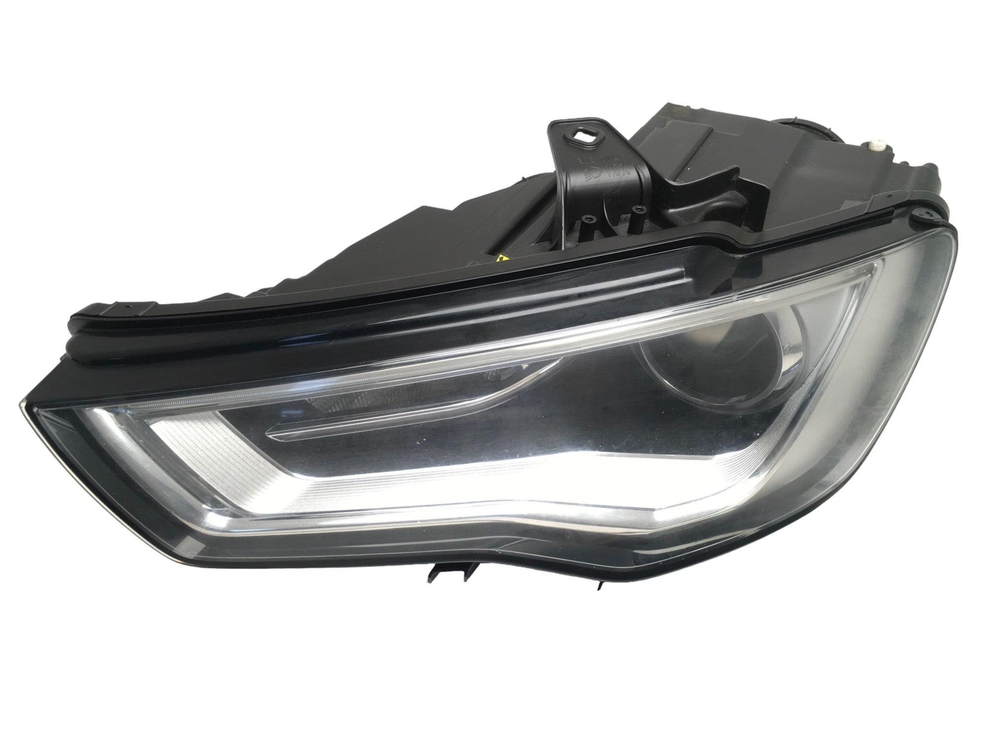 Faro izquierdo Audi A3 8V - 8V0941005