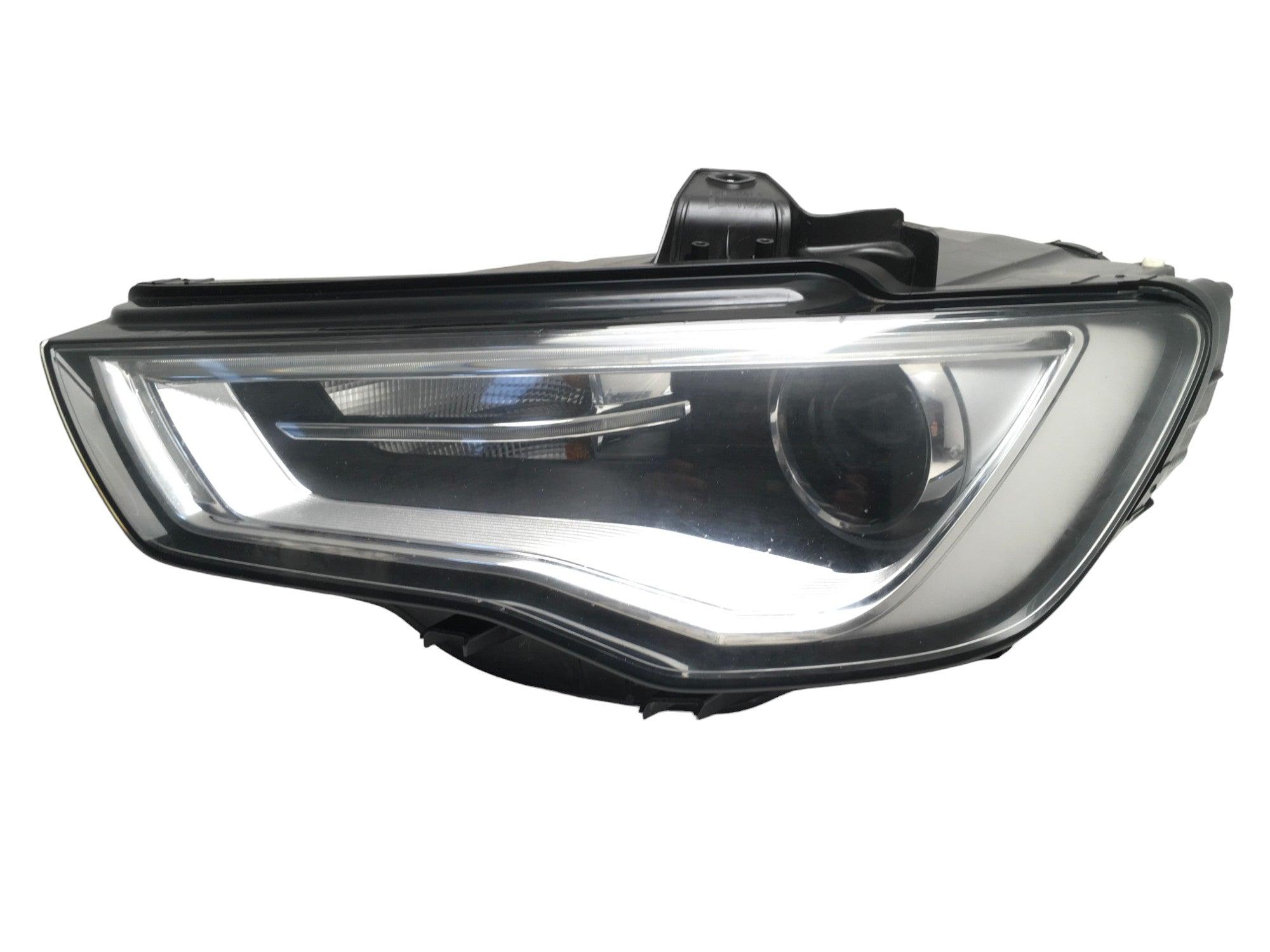 Faro izquierdo Audi A3 8V - 8V0941005