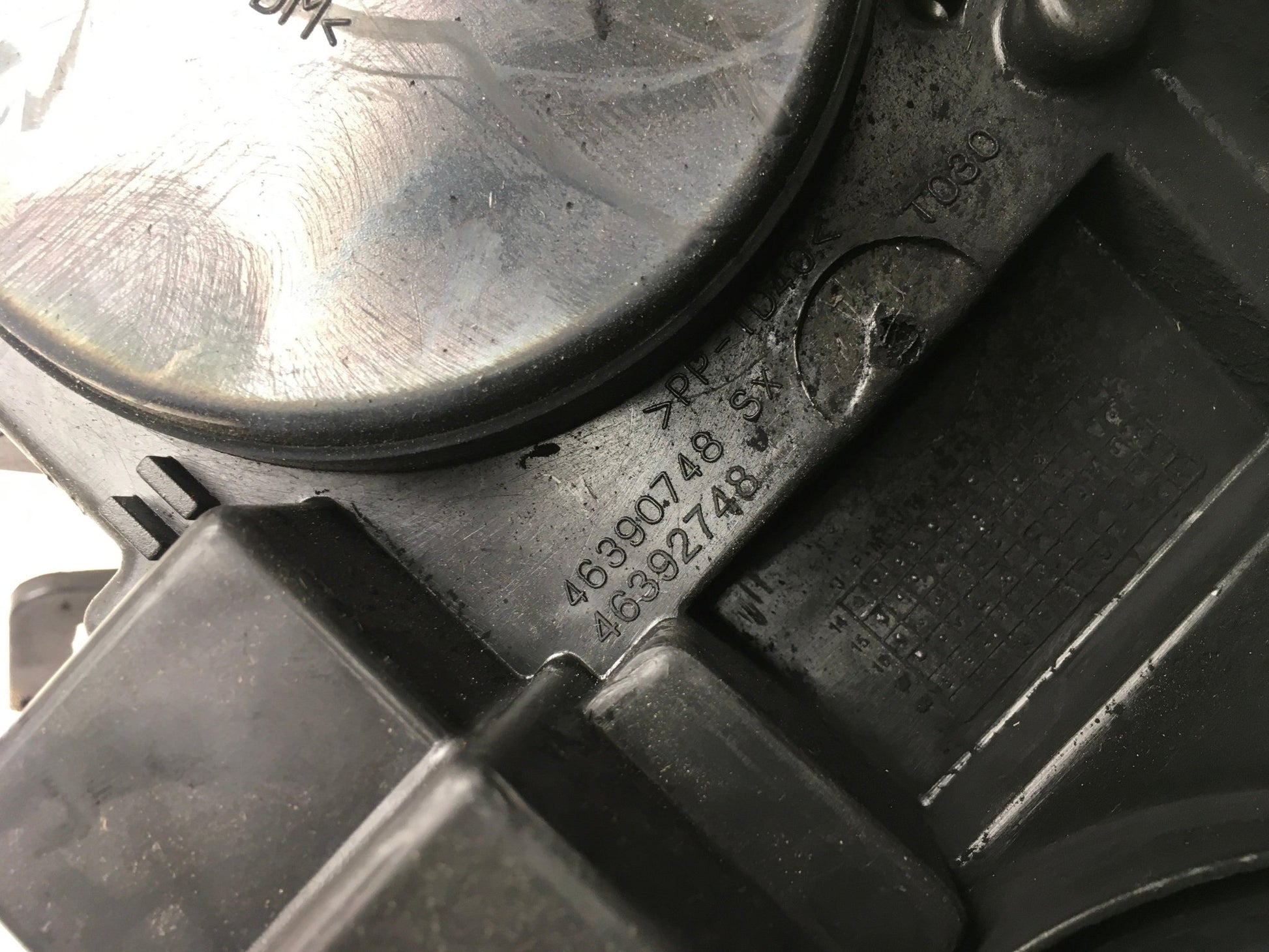 Faro izquierdo Fiat Doblo II - 46390748