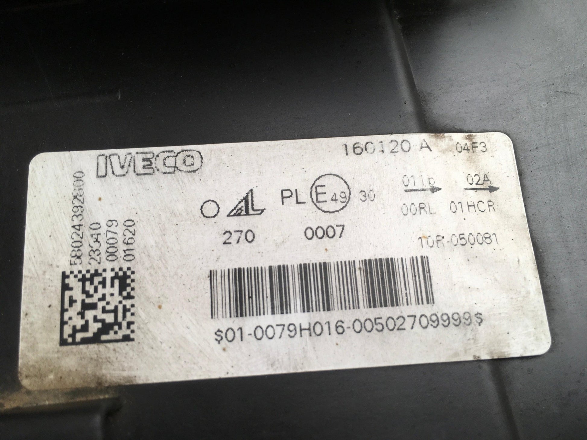 Faro izquierdo Iveco Stralis S - Way - 10R050081 _