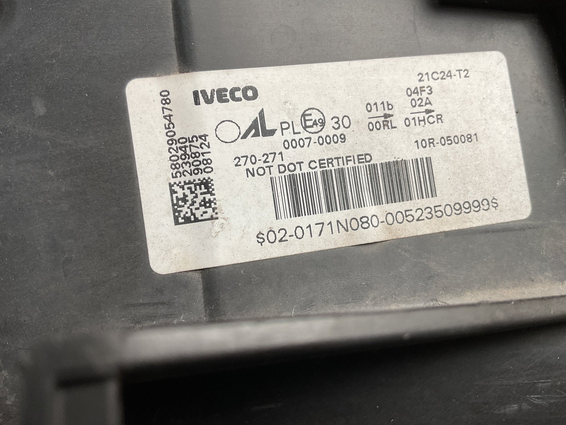 Faro izquierdo Iveco Stralis S - Way - 10R050081