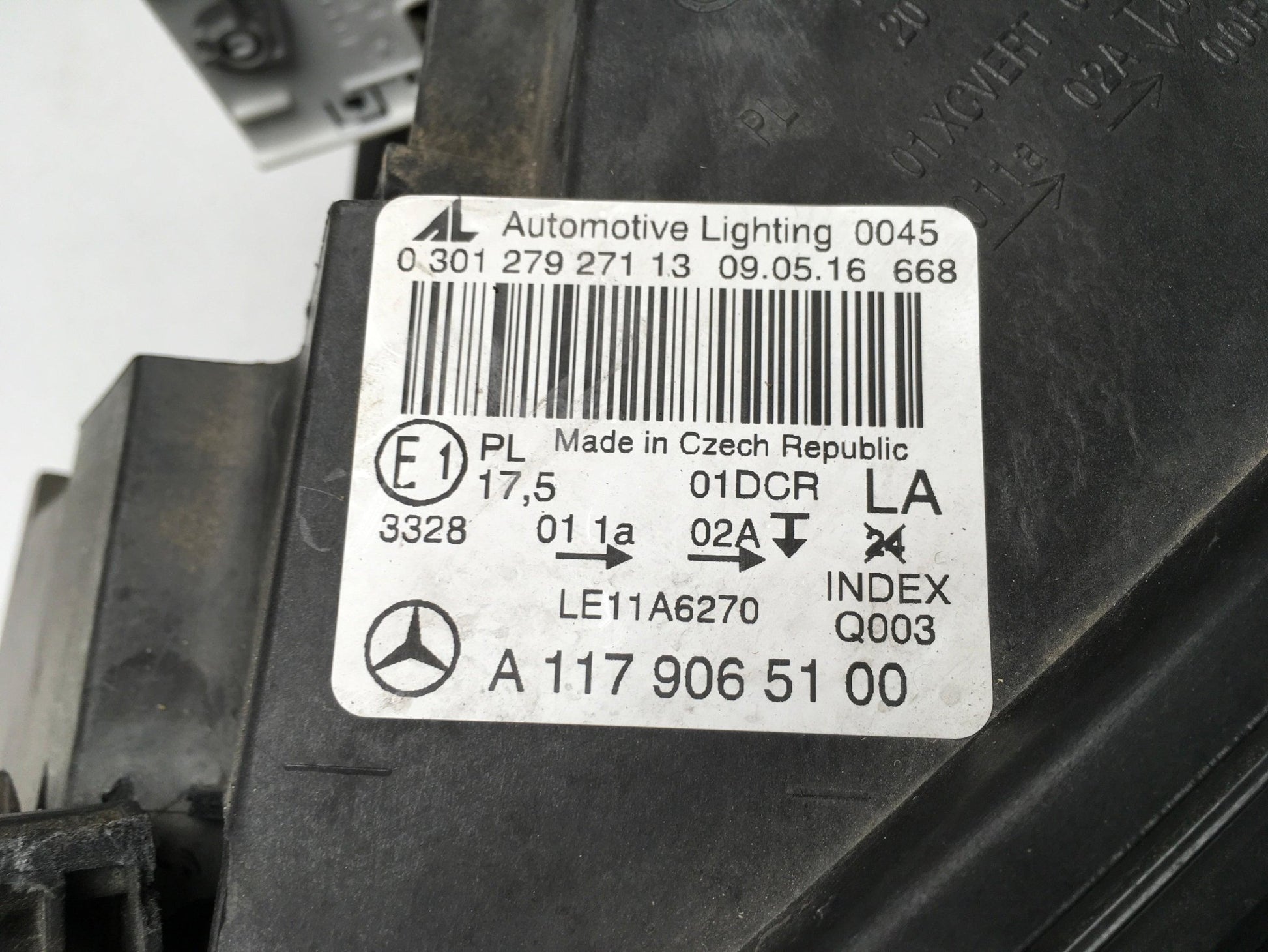 Faro izquierdo Mercedes CLA C117 - A1179065100