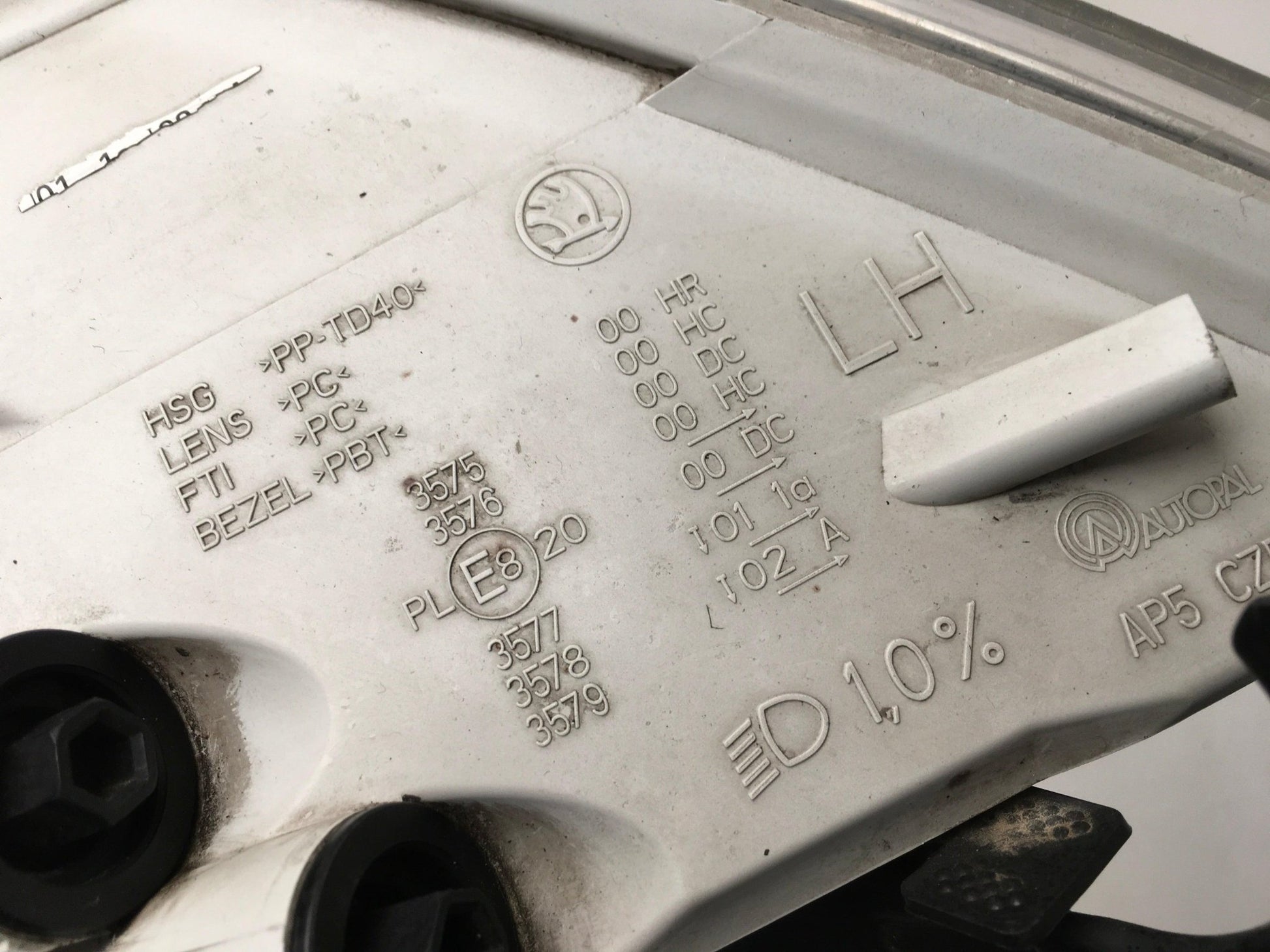 Faro izquierdo Skoda Octavia II - 1Z1941015