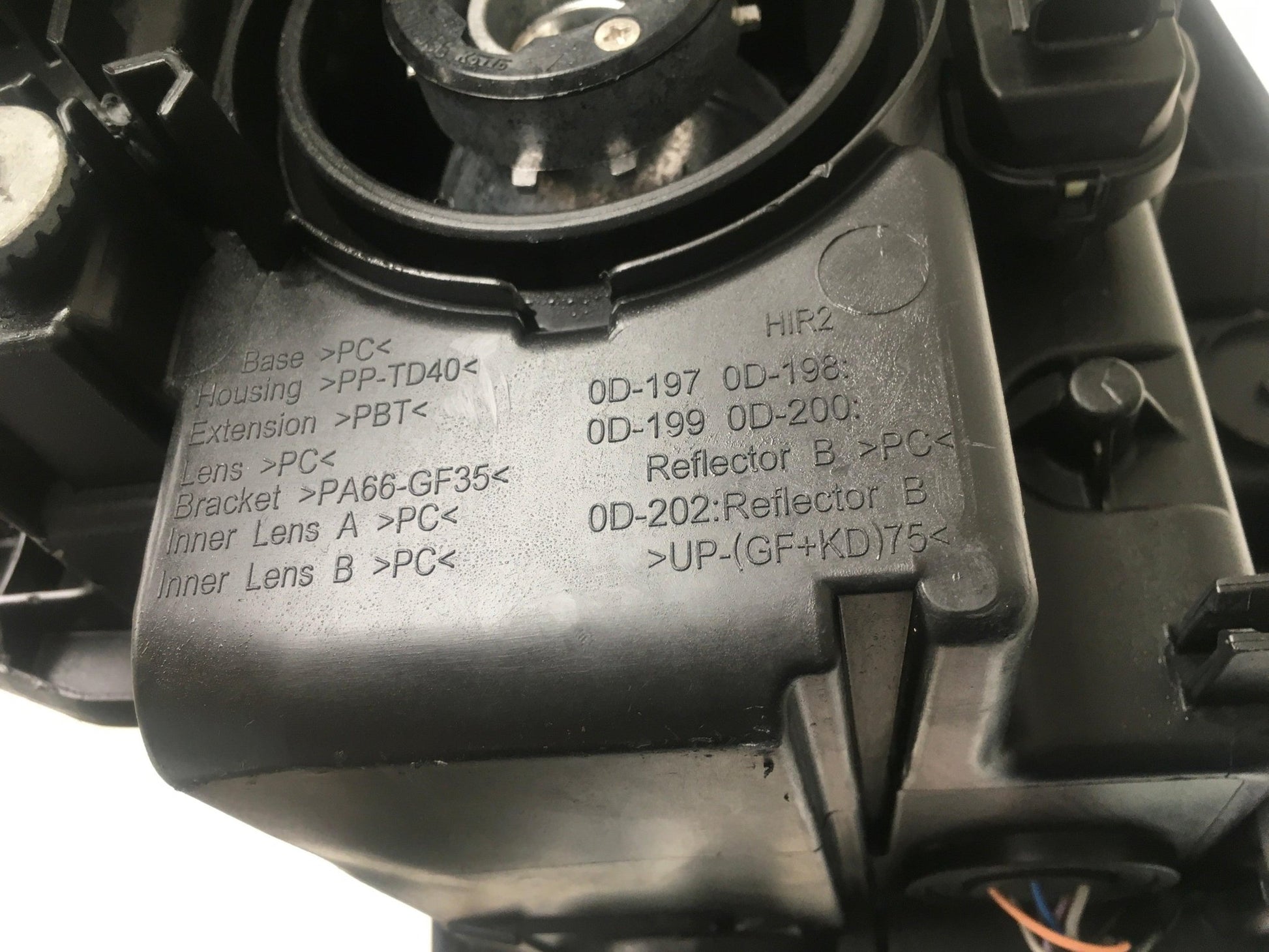 Faro izquierdo Toyota Yaris III Hibrido Fase 3 - 0D-197