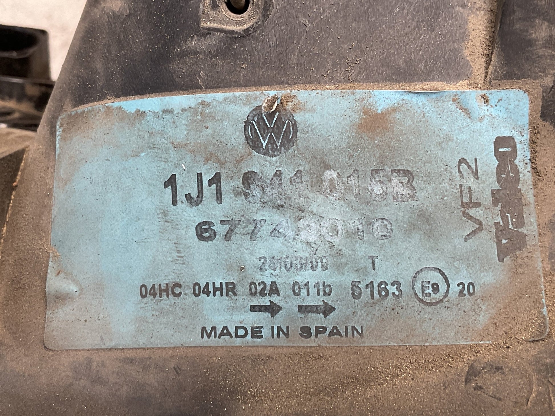 Faro izquierdo VW Golf IV 1J - 1J1941015B _