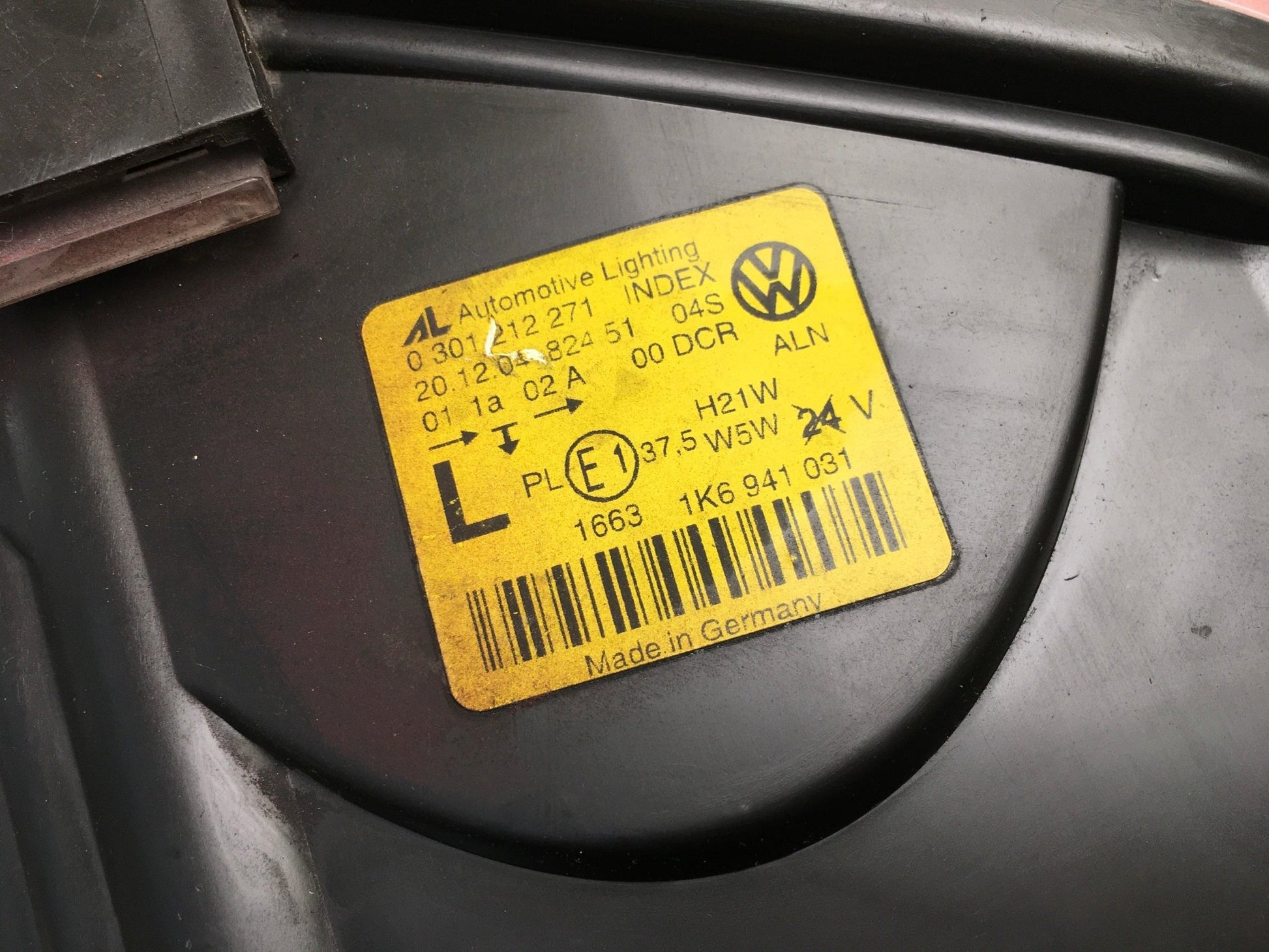 Faro izquierdo VW Golf V - 0301212271