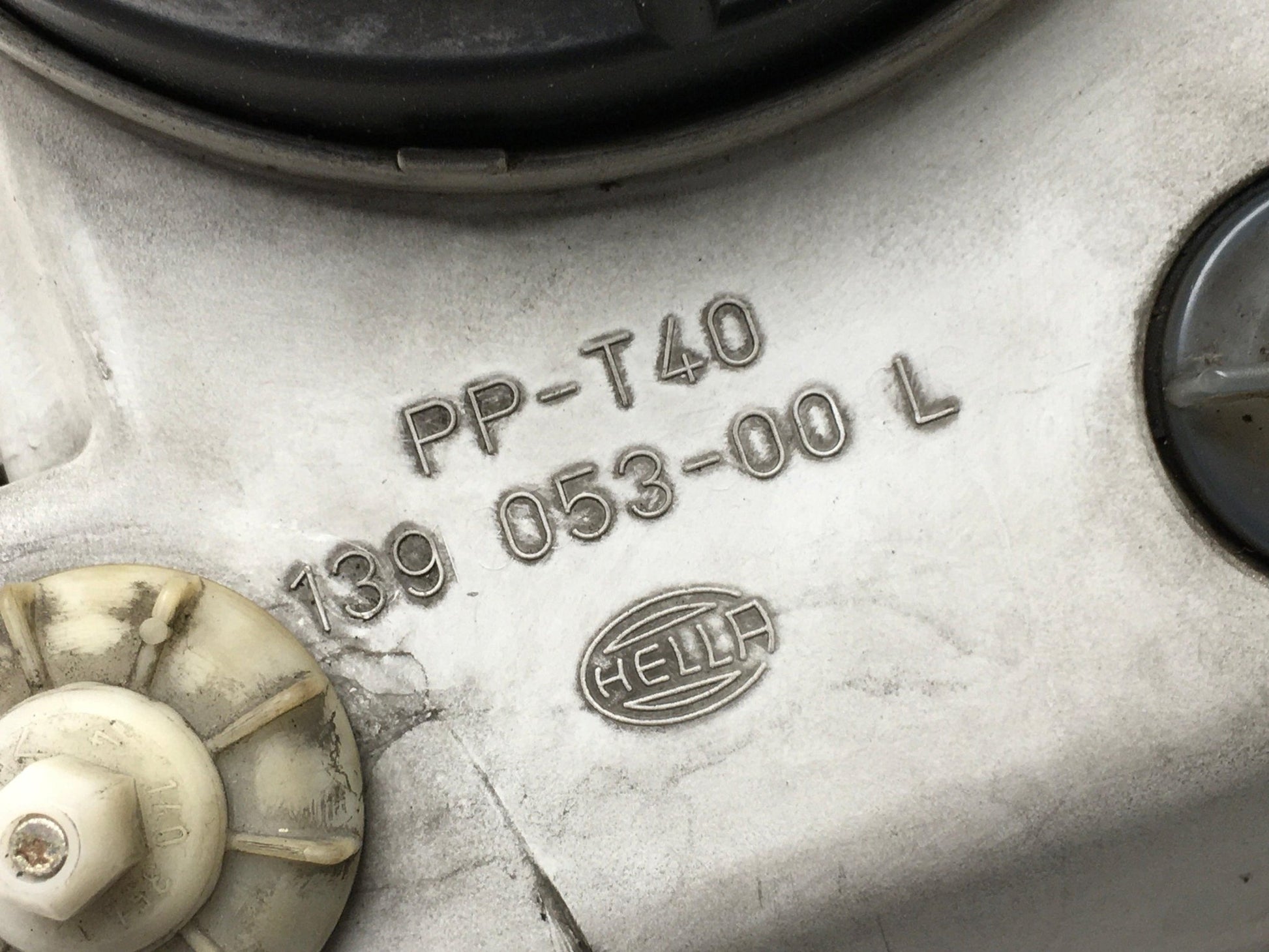 Faro Izquierdo VW Vento A3 - 13905300L