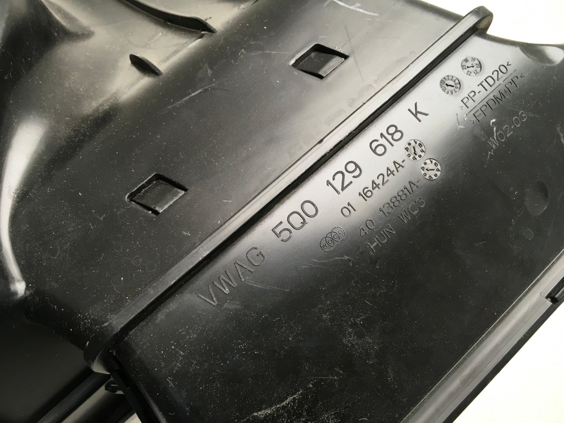 Filtro aire VW 5Q0129620E - 5Q0129620E