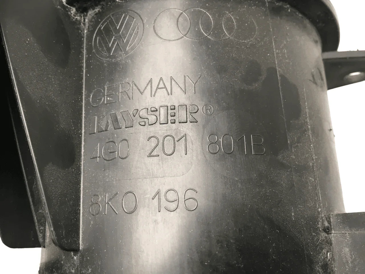 Filtro de carbon Audi 4G0201801B