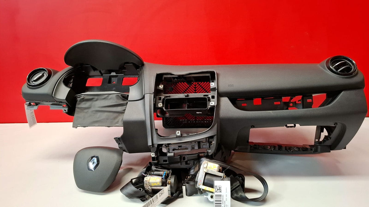 Kit Airbag Renault Clio Año 2019 Incluye: Airbag IZQ Conductor, Airbag Acompañante, Cinturon Delantero Izquierdo, Cinturon Delantero Derecho, Proviene de Un Coche Inundado Renault Clio 2019 KIT AIRBAG