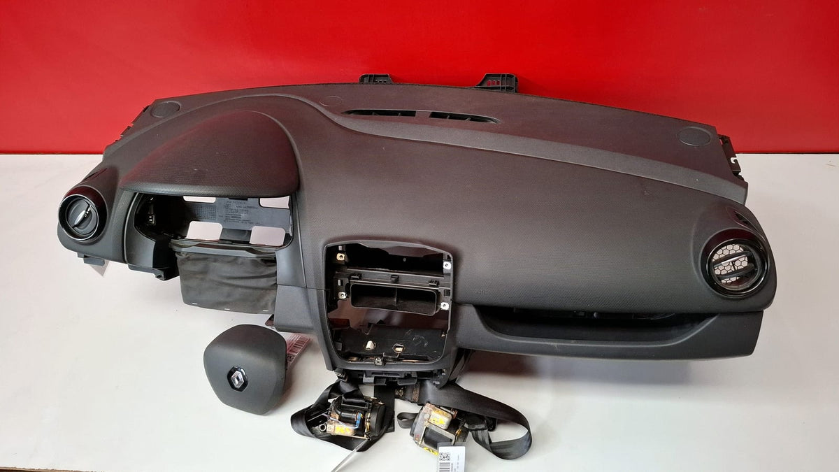 Kit Airbag Renault Clio Año 2019 Incluye: Airbag IZQ Conductor, Airbag Acompañante, Cinturon Delantero Izquierdo, Cinturon Delantero Derecho, Proviene de Un Coche Inundado Renault Clio 2019 KIT AIRBAG